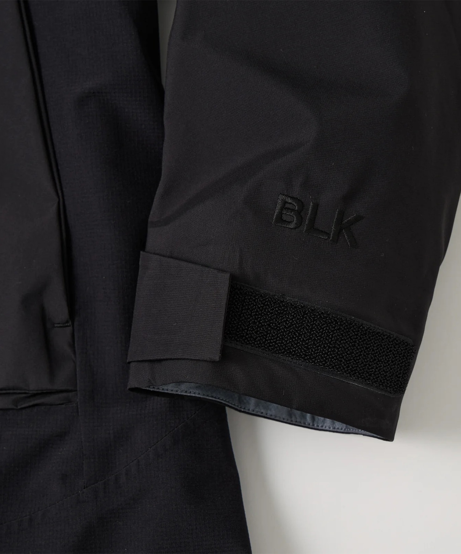 GORE-TEX HOODED COAT White Mountaineering