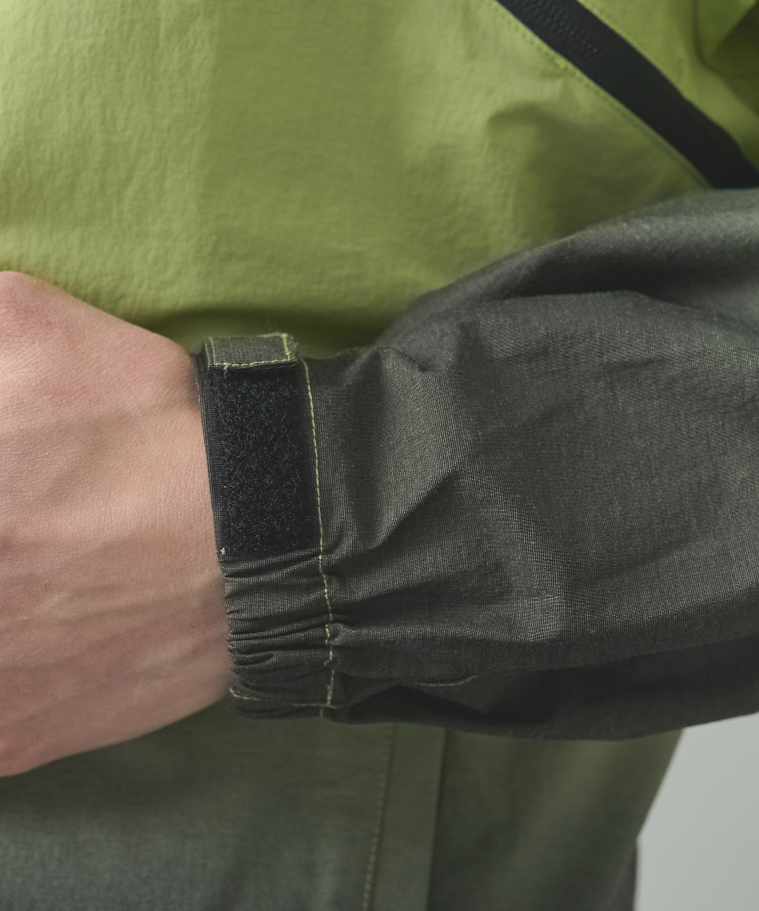 THE BREATHABLE HOODED GRADIENT GARMENT DYEING JACKET POLIQUANT