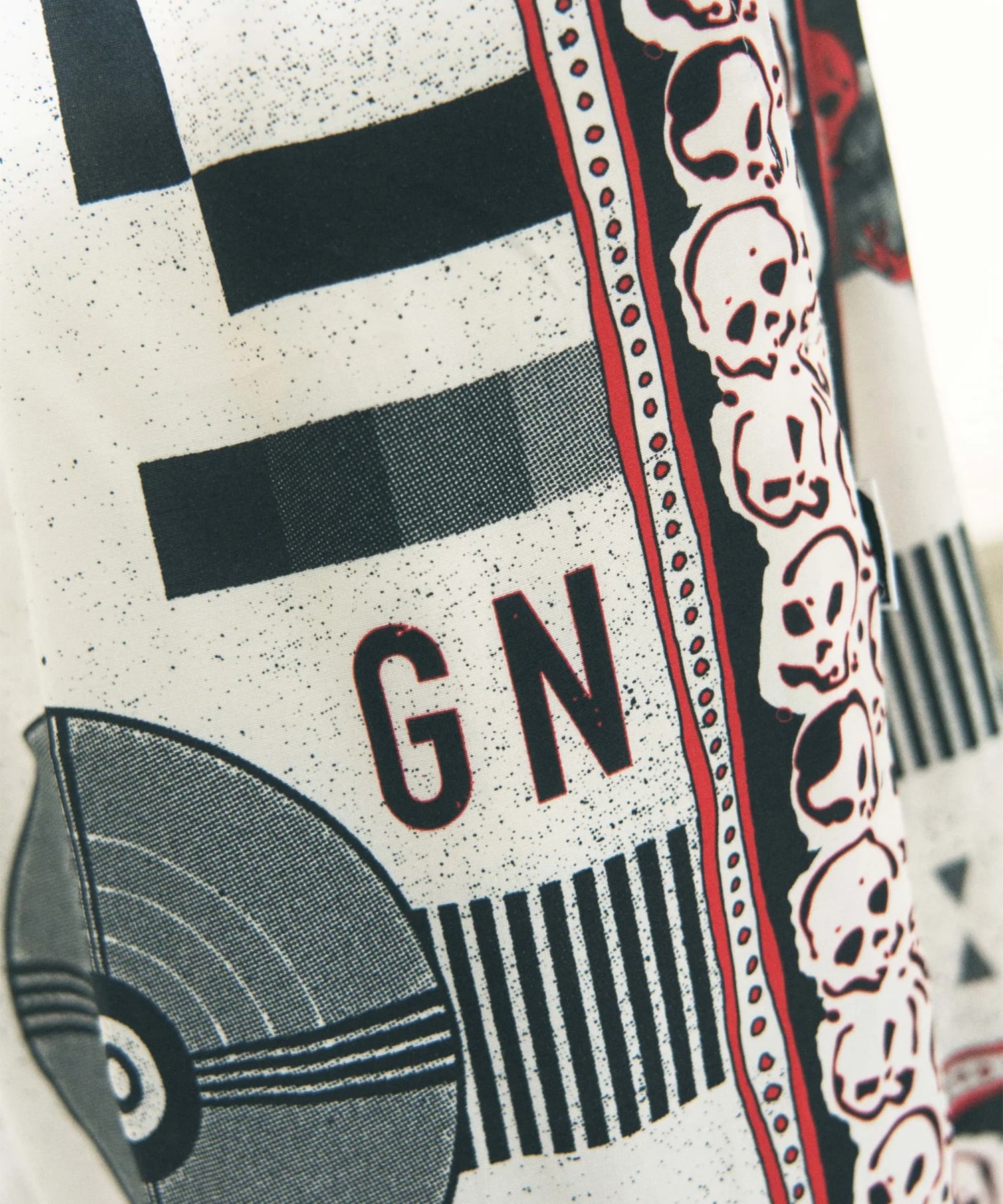 SUMMER SHORTS SKULL PHINGERIN