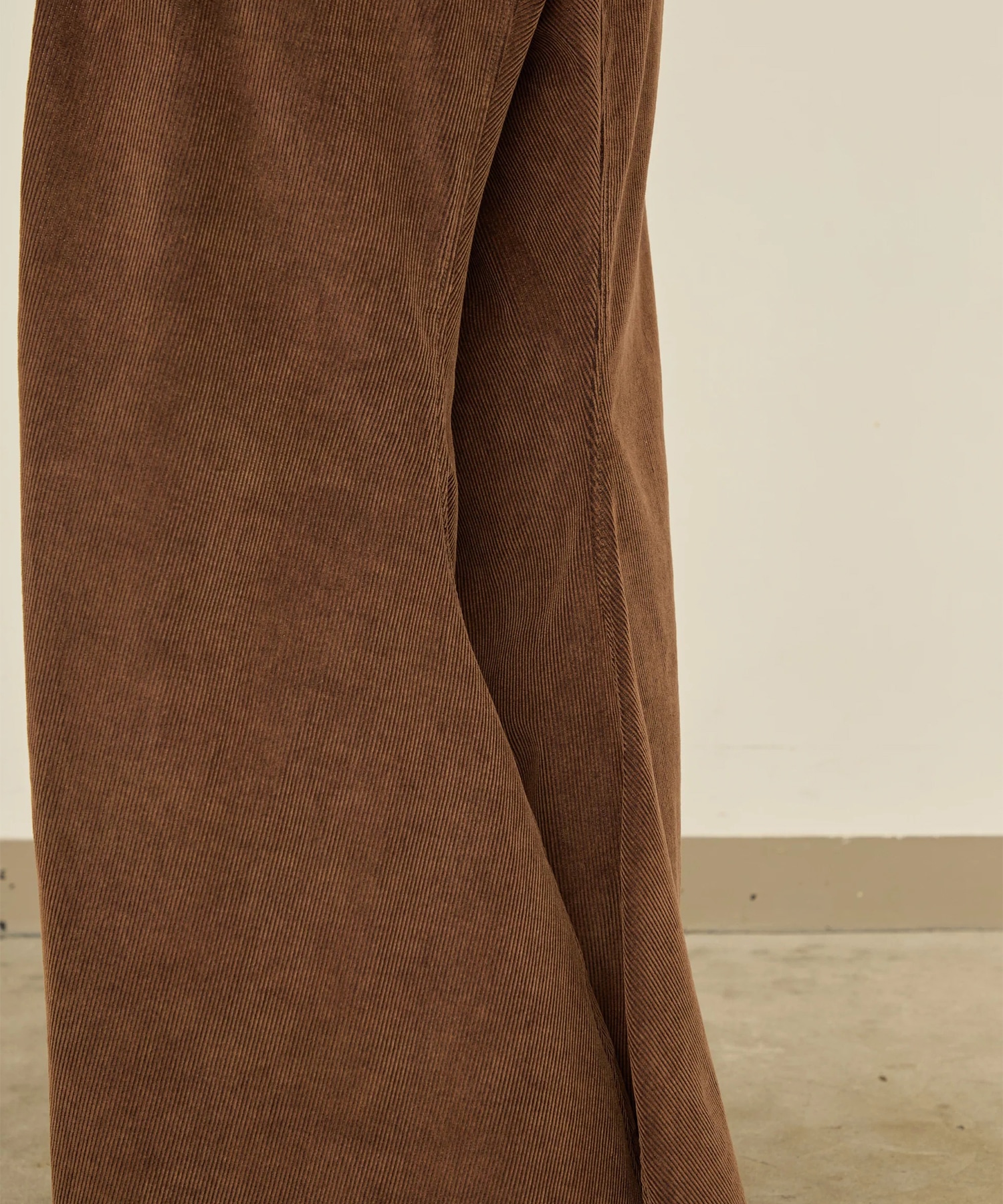 TWIST CORDUROY PANTS I'm here