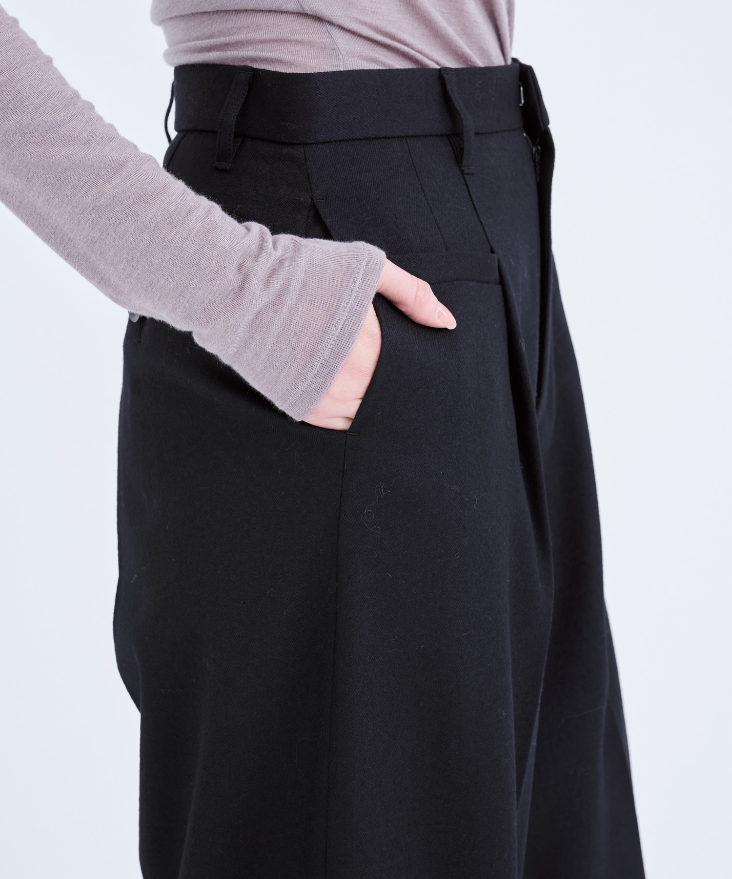 Terese wide tuck Pants BK AKIRANAKA