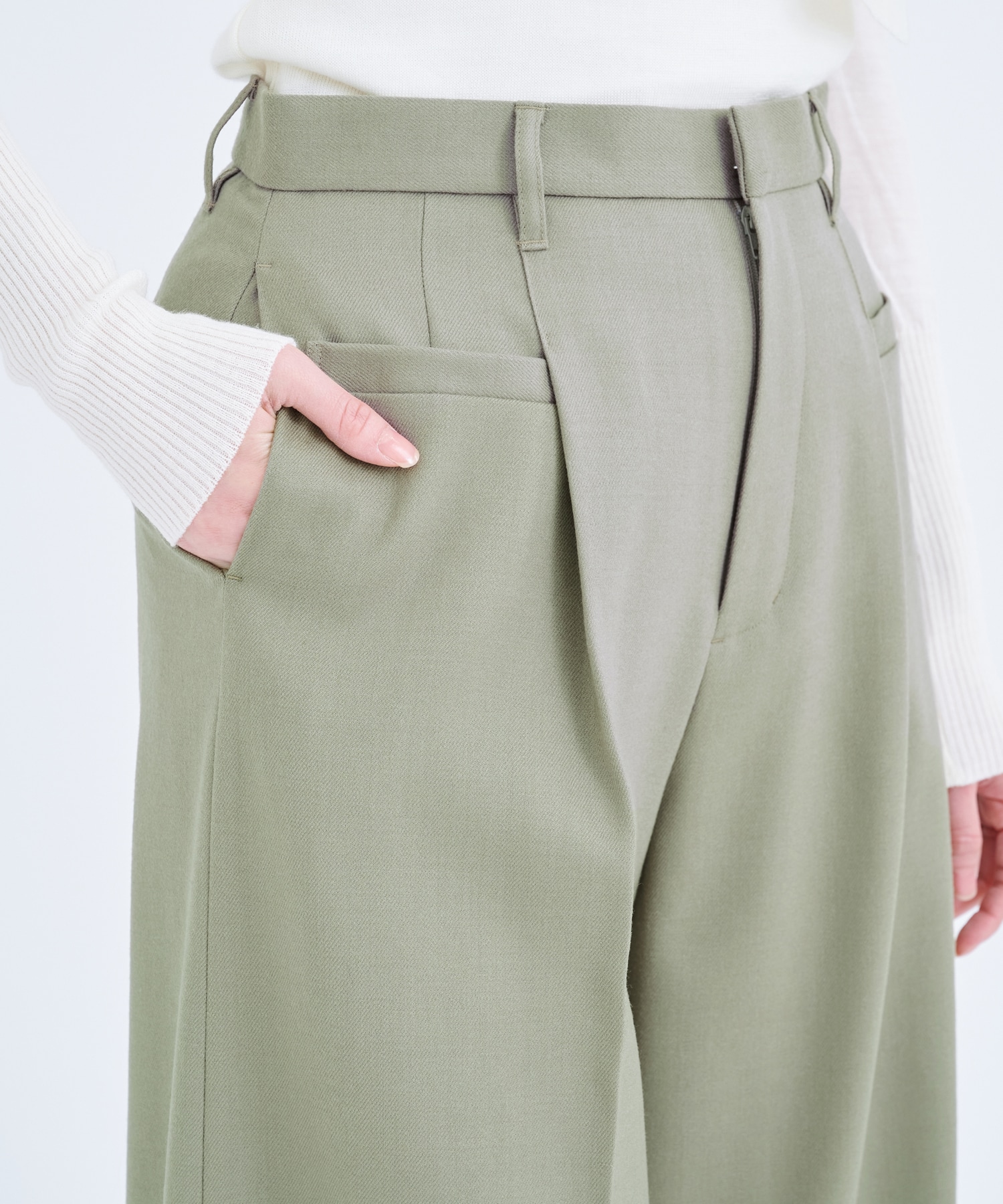 Terese wide tuck Pants KH AKIRANAKA