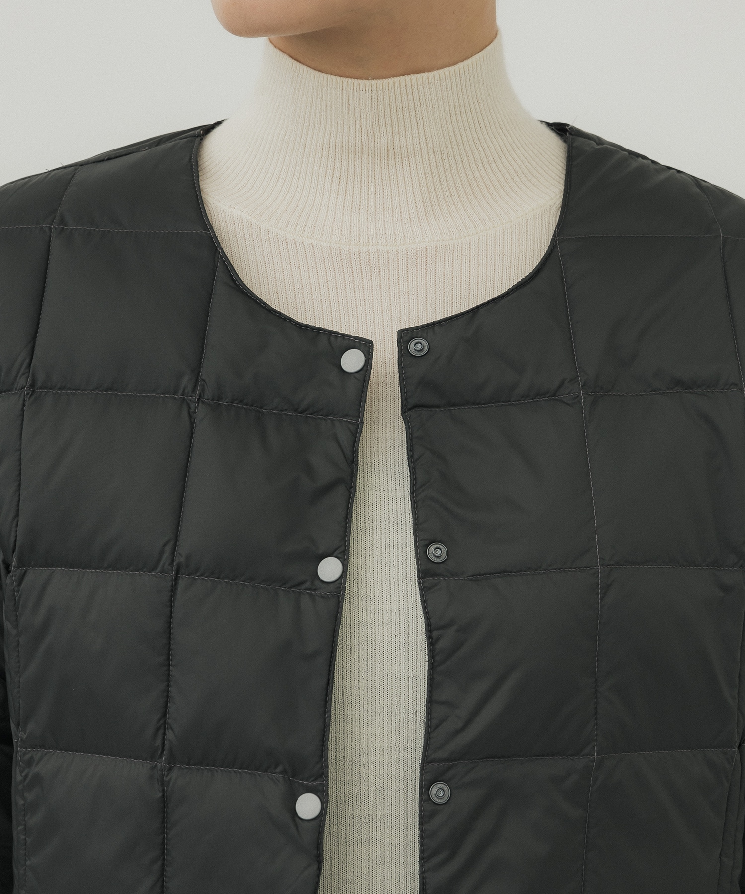 CREW NECK BUTTON DOWN JACKET 