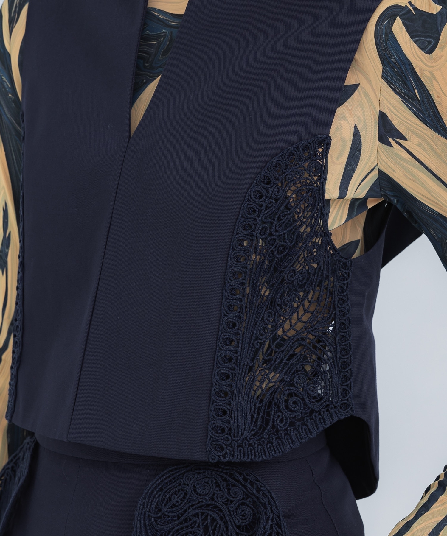 Cording Embroidery Detail Cotton Vest Mame Kurogouchi