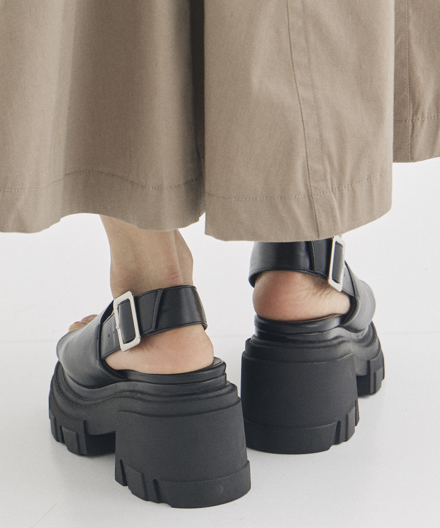 Track Sole Sandals STUDIOUS