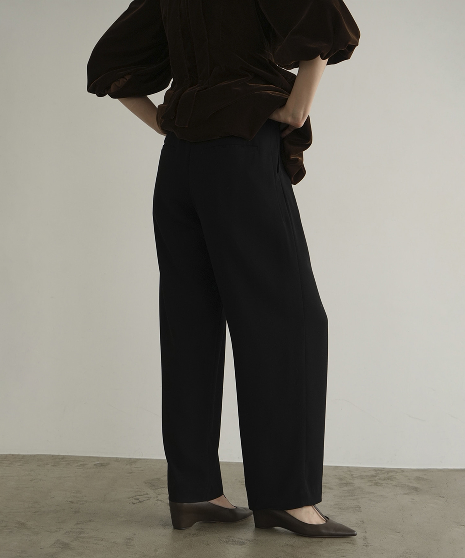 BASIC TUCK PANTS(2 BLACK): CLANE: WOMENS｜ STUDIOUS ONLINE公式通販サイト