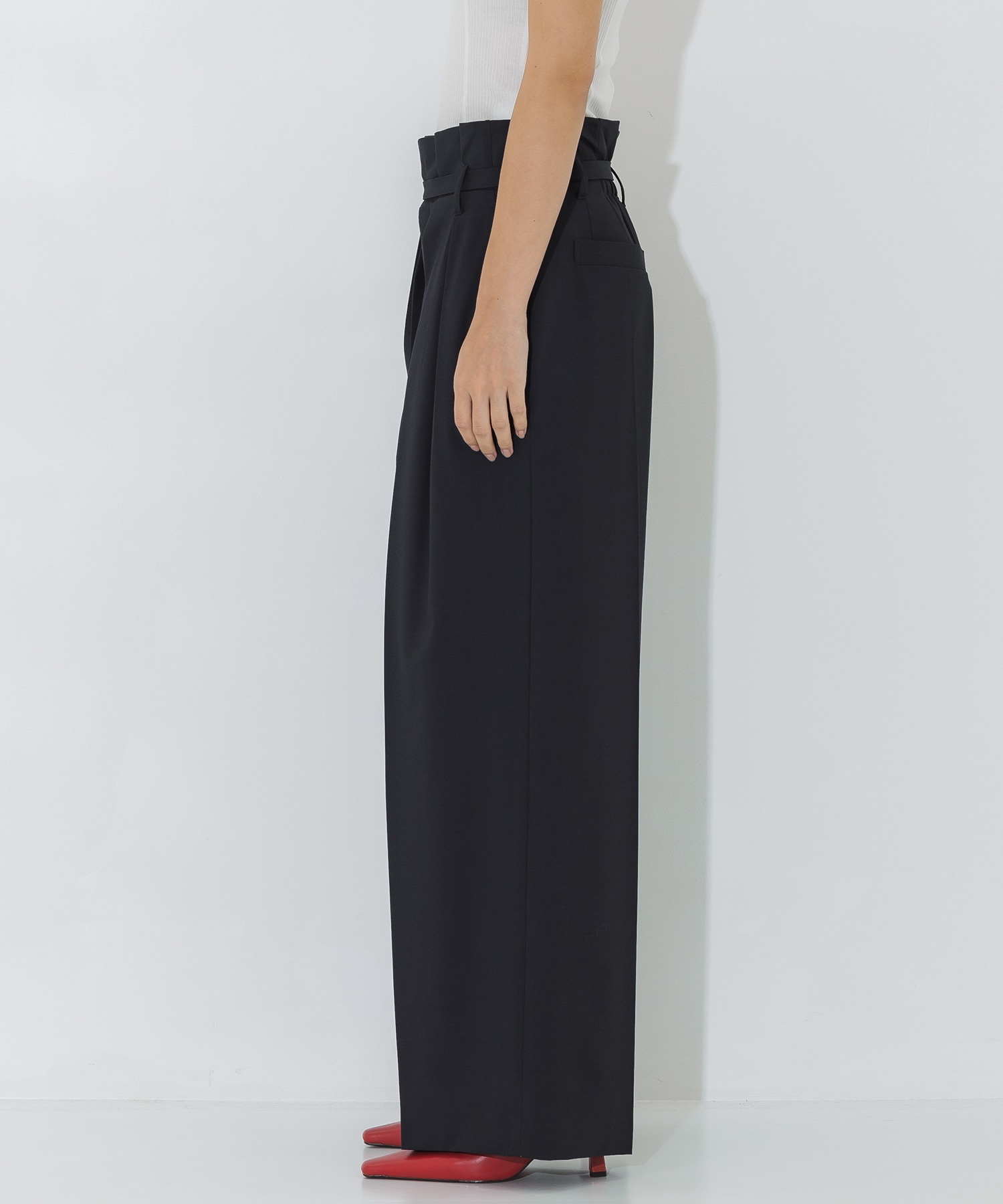 High Waist Tucked Trousers STUDIOUS