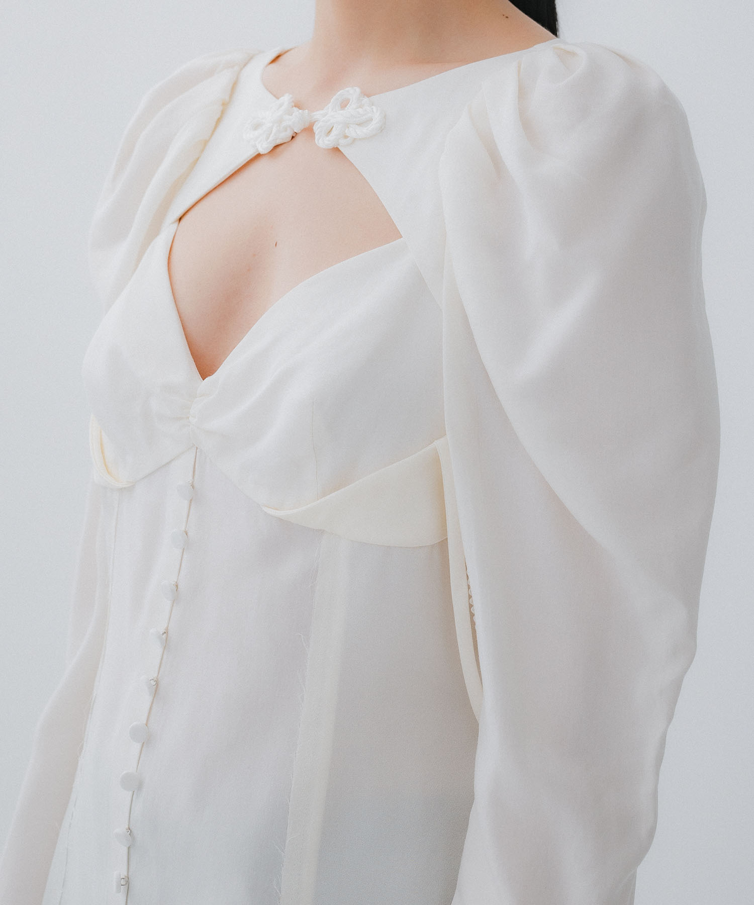 layered bra puff sleeve blouse tanakadaisuke