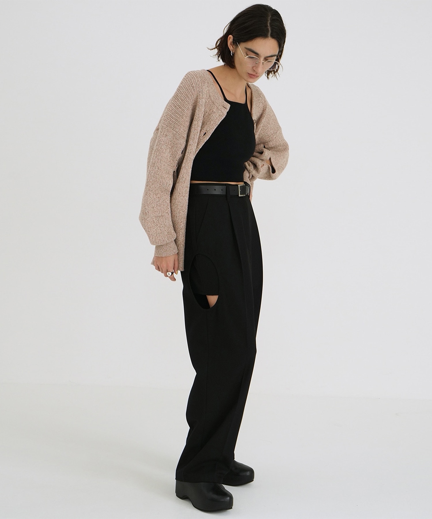 SIDE CIRCLE CUT PANTS CLANE