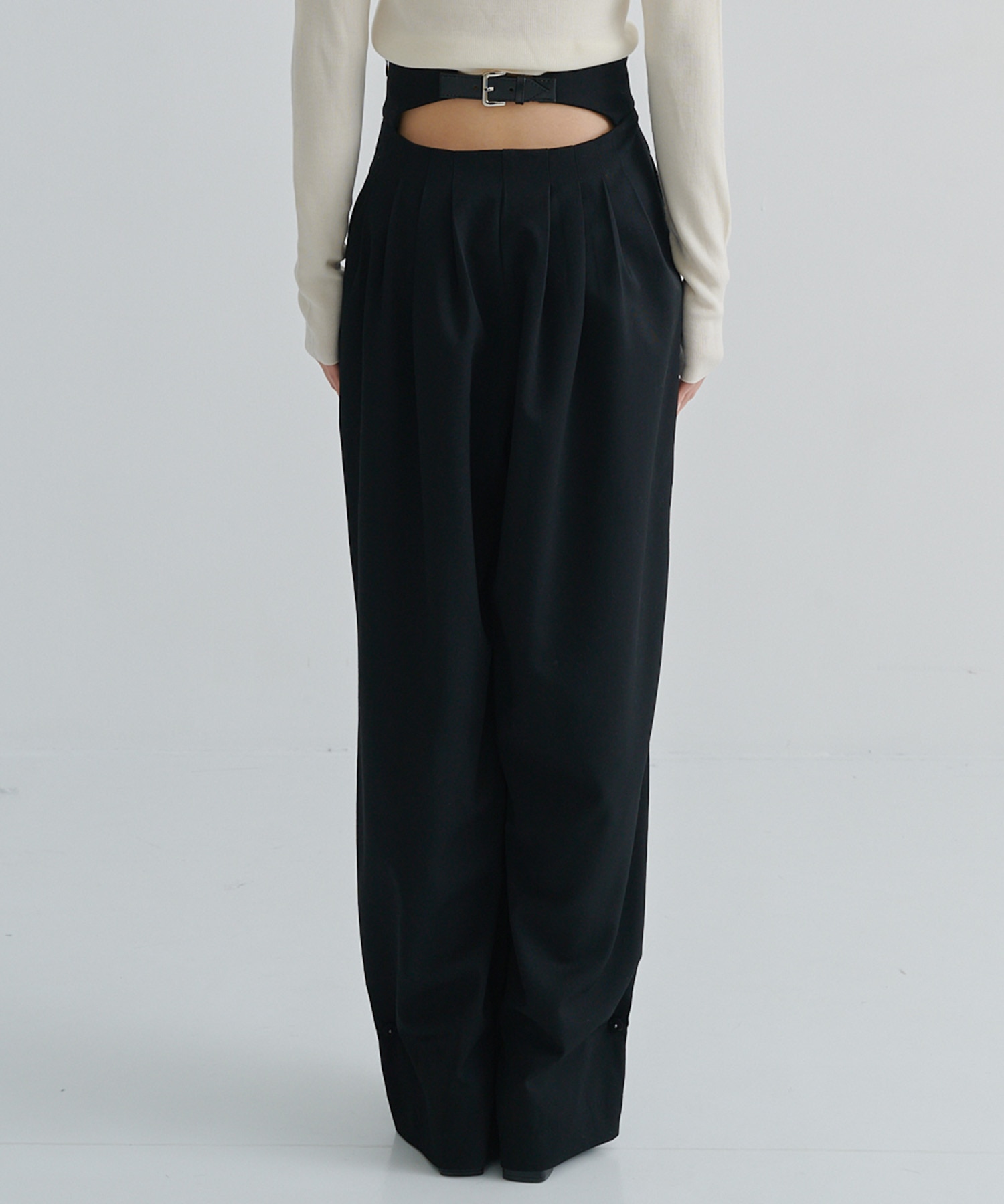 HIGH-WAIST PLEATED TROUSERS FETICO