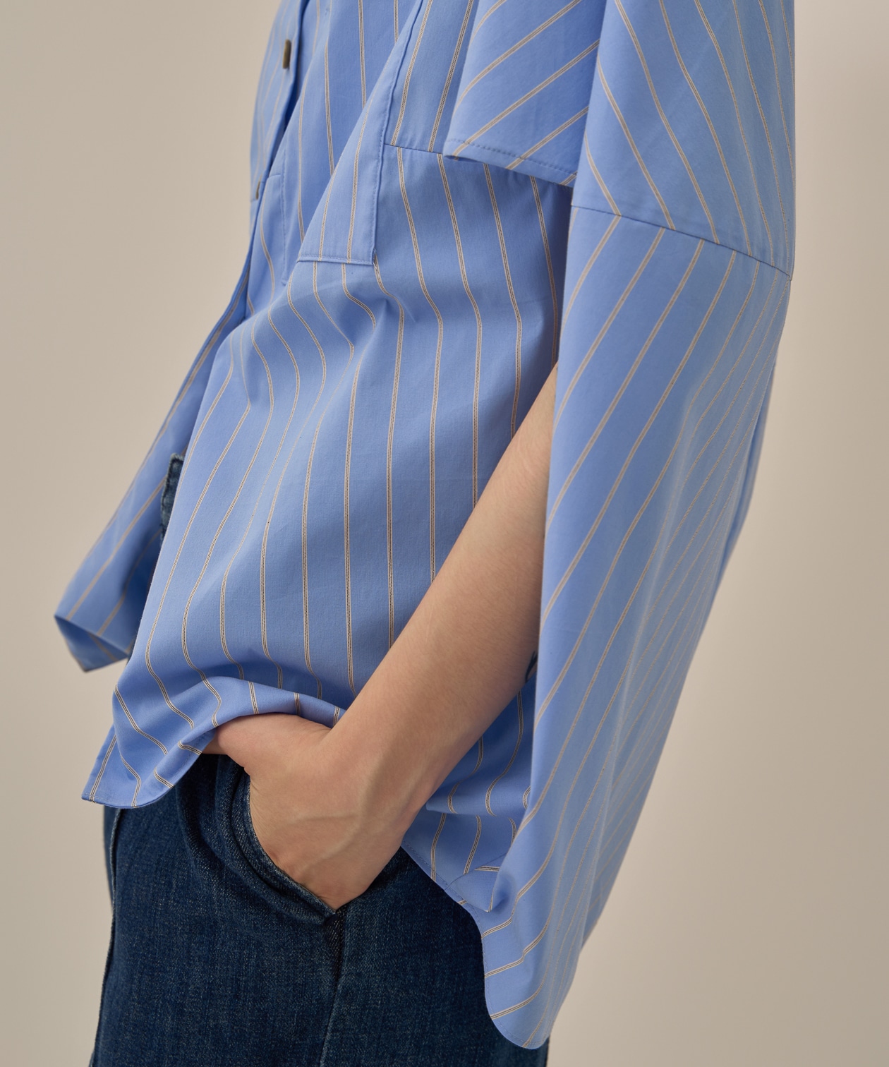 Aura Stripe shirt AKIRANAKA