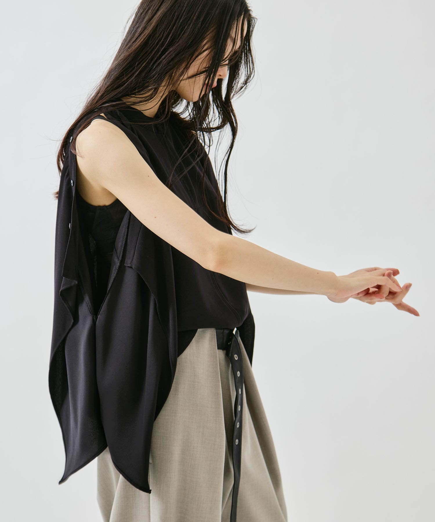 BACK SATIN DRAPE BLOUSE STUDIOUS