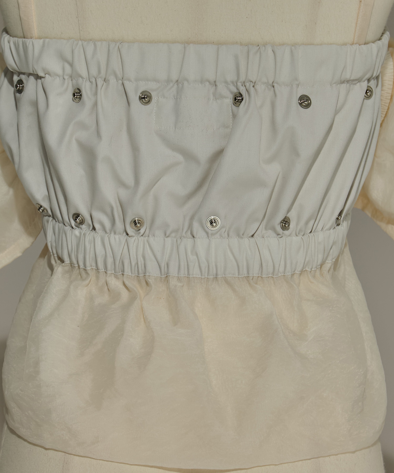 別注frower frill vest HOUGA