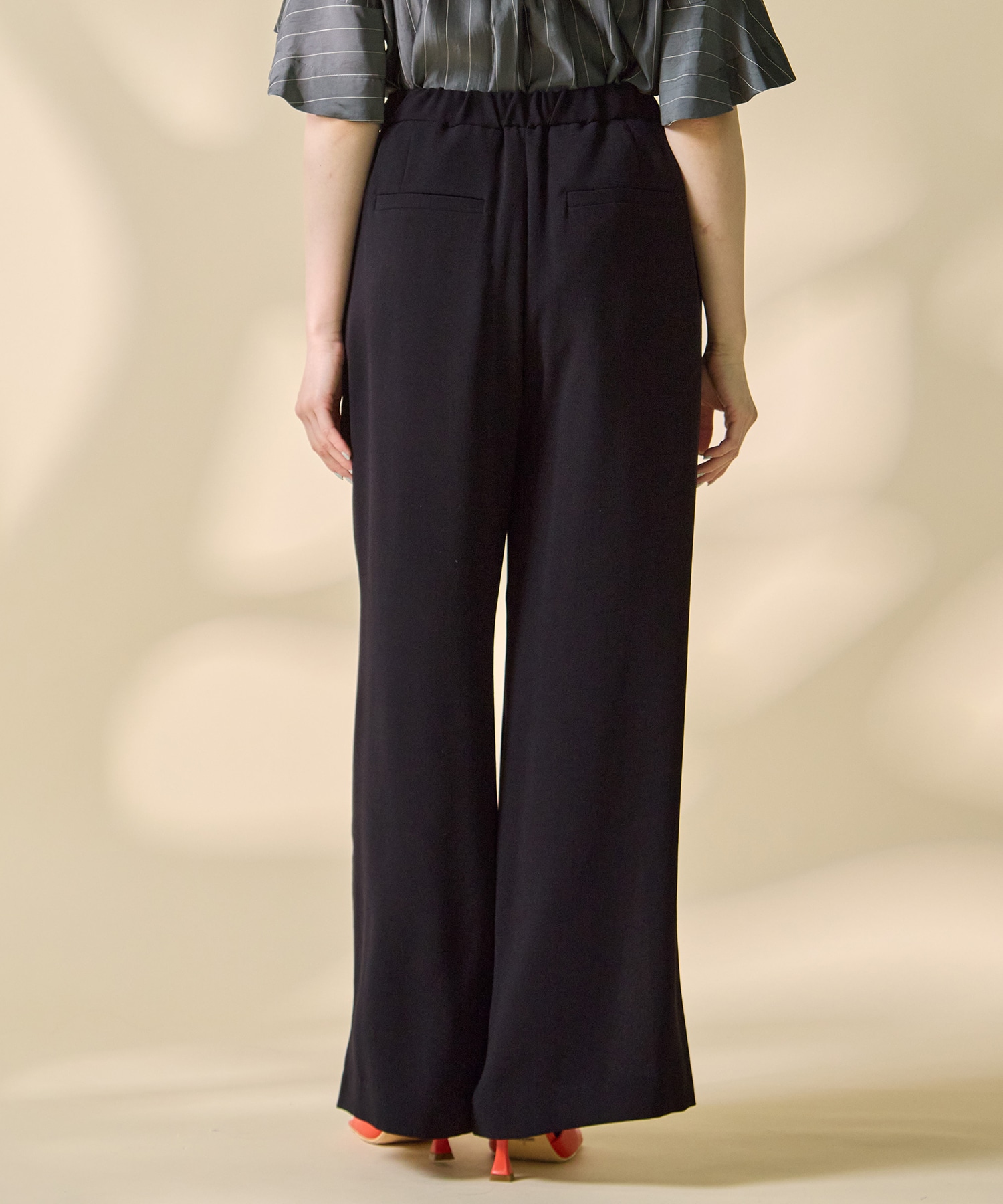 BACK SATIN SIDE SLIT PANTS STUDIOUS