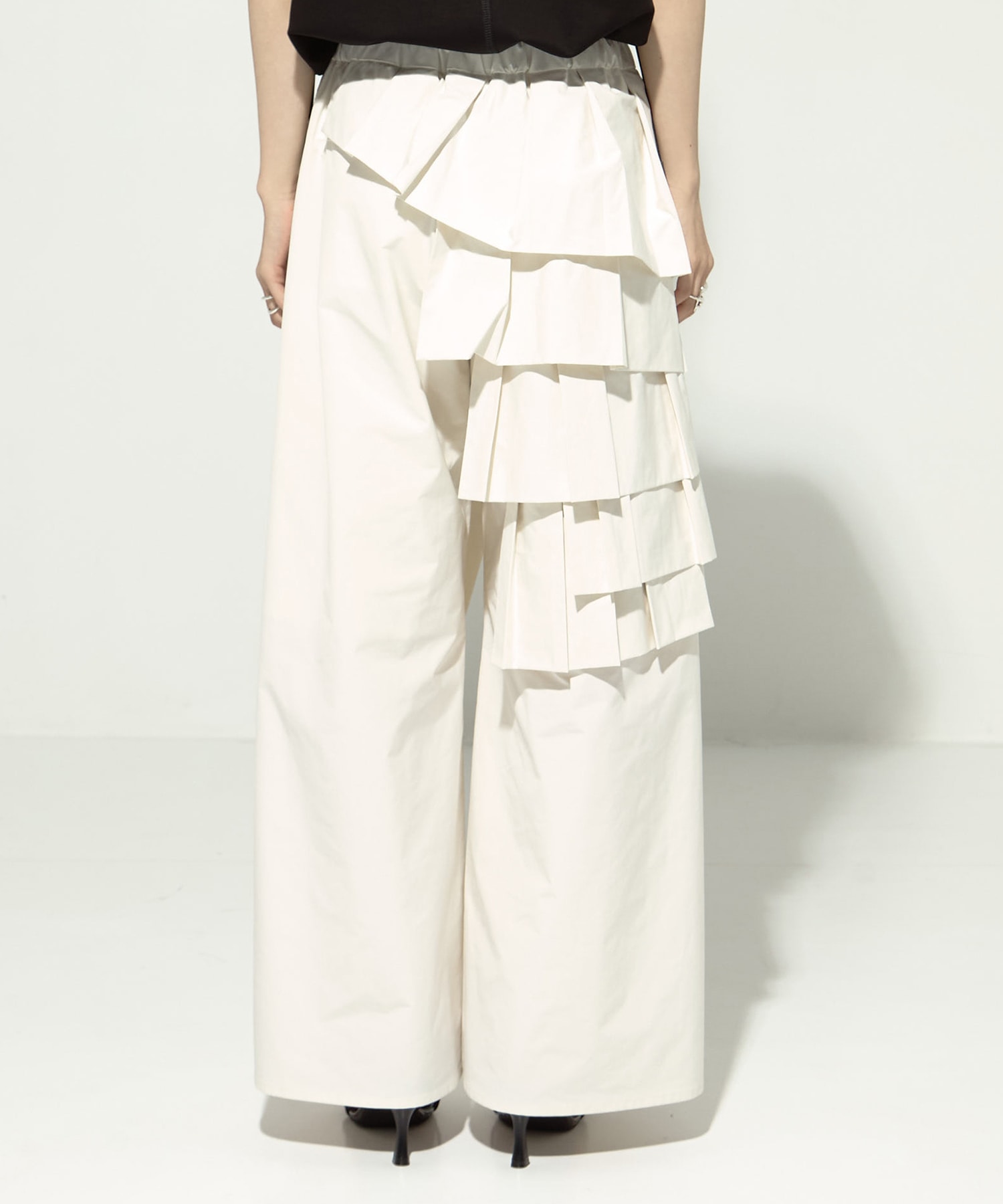 別注 RUFFLE PANTS TAAKK