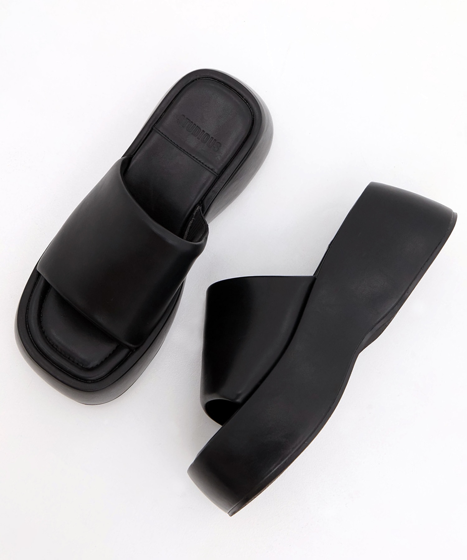 Soft Leather Padded Sandals STUDIOUS
