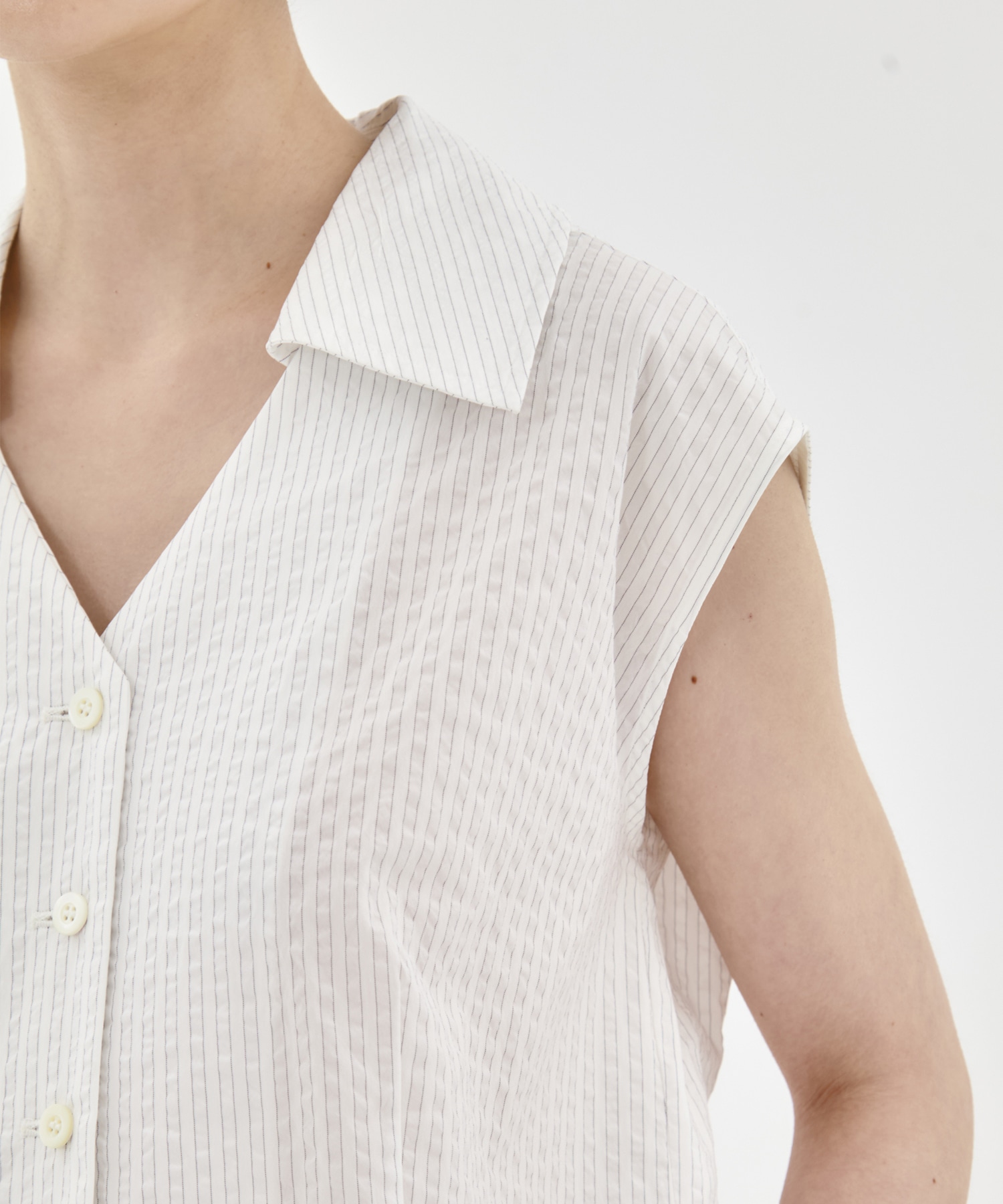 Seersucker Sleeveless Shirt STUDIOUS