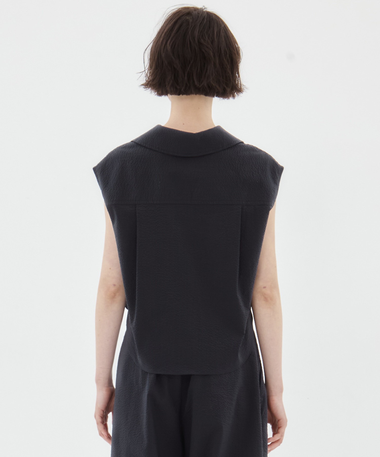 Seersucker Sleeveless Shirt STUDIOUS