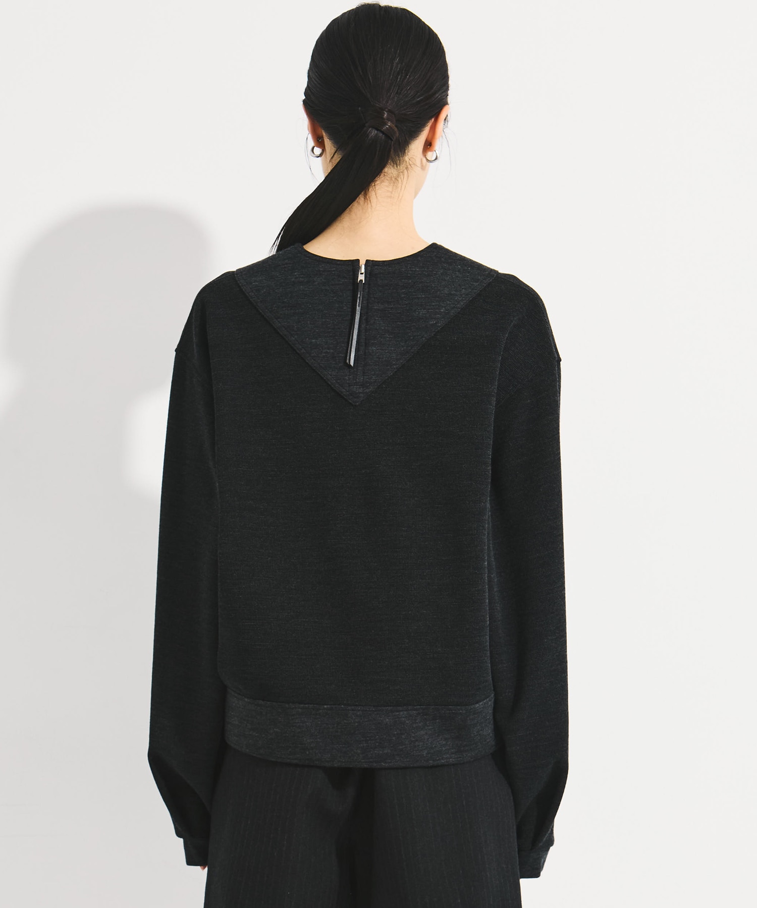 RERACS VNECK BACK ZIPPULLOVER THE RERACS