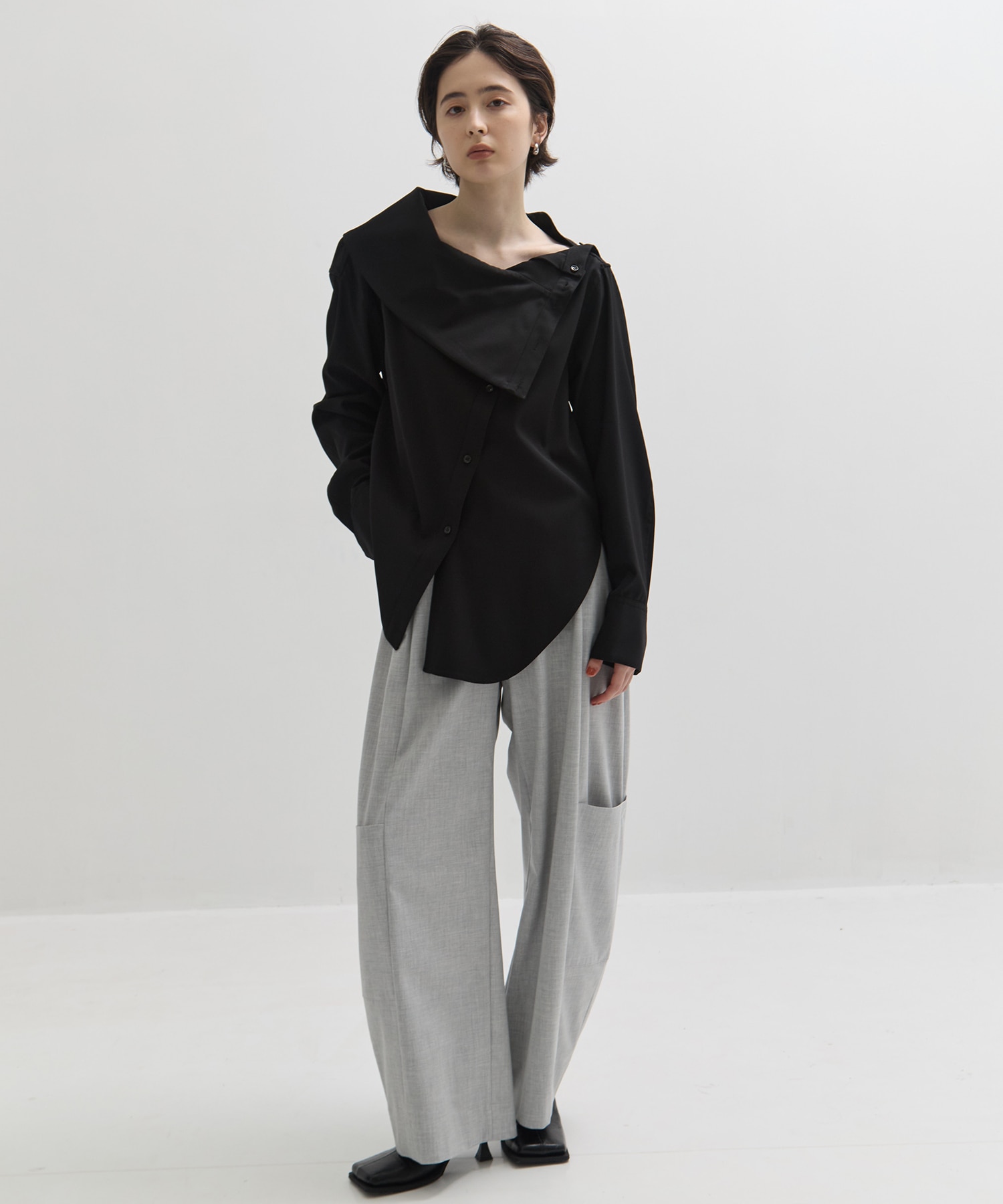 Soft Barrel Leg Cargo Trousers STUDIOUS