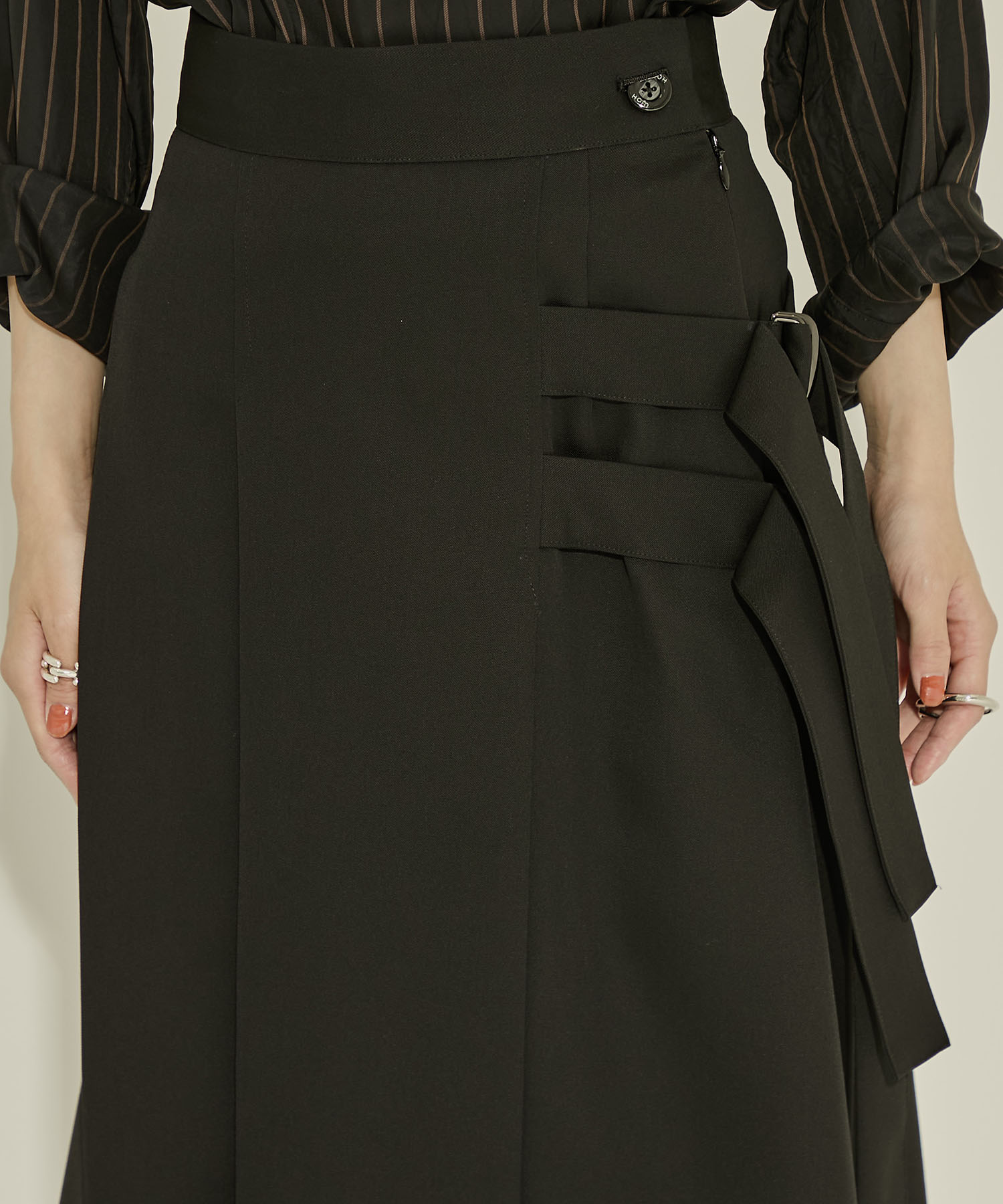 Double Belt Pleats SKT(2 BLACK): UJOH: WOMENS｜ STUDIOUS