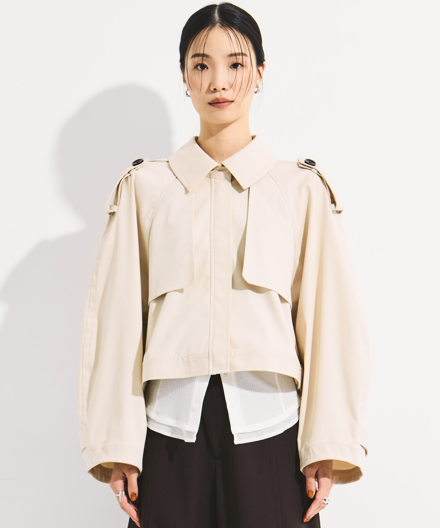 BACK GATHER SHORT TRENCH BLOUSON STUDIOUS