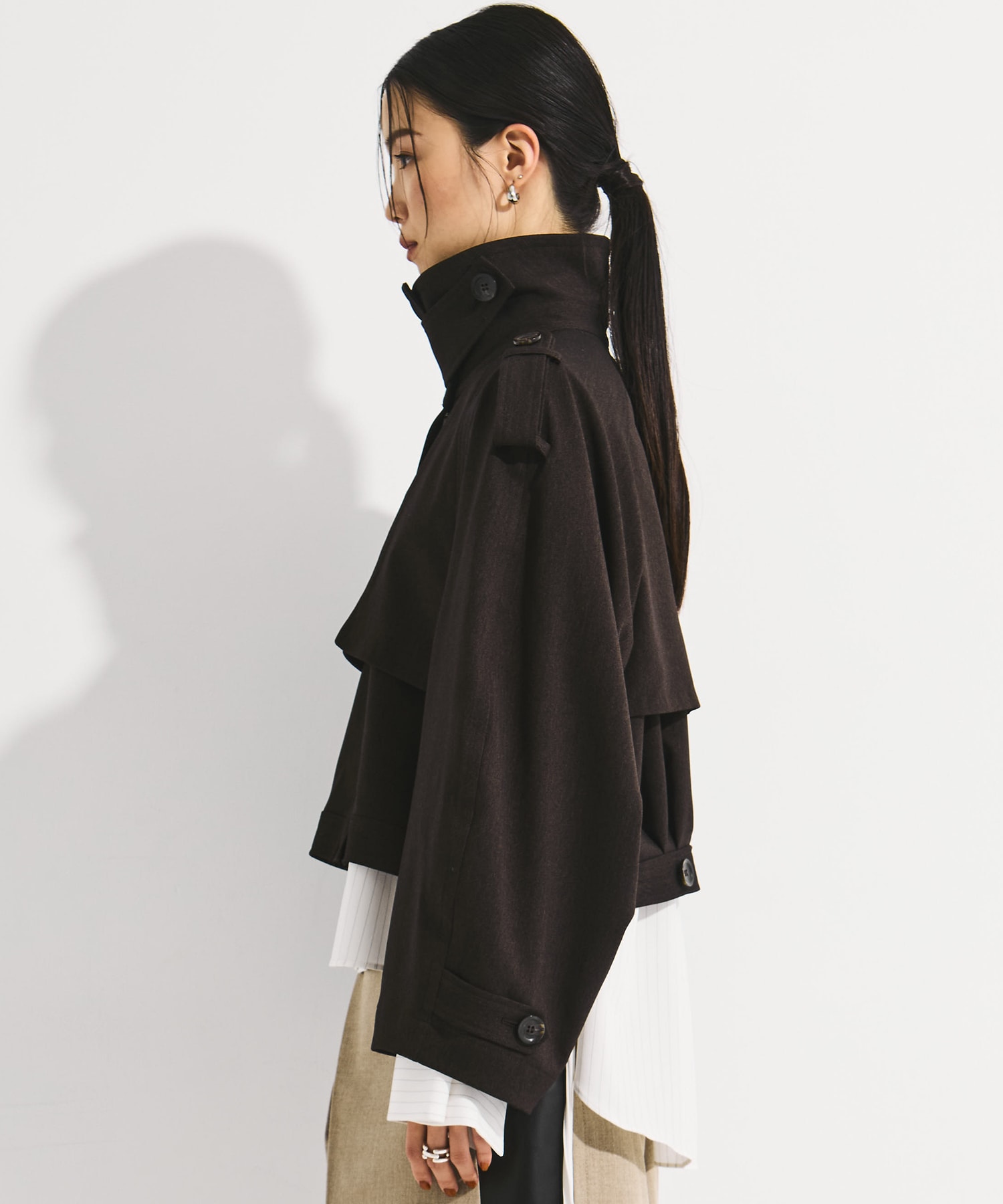 BACK GATHER SHORT TRENCH BLOUSON STUDIOUS