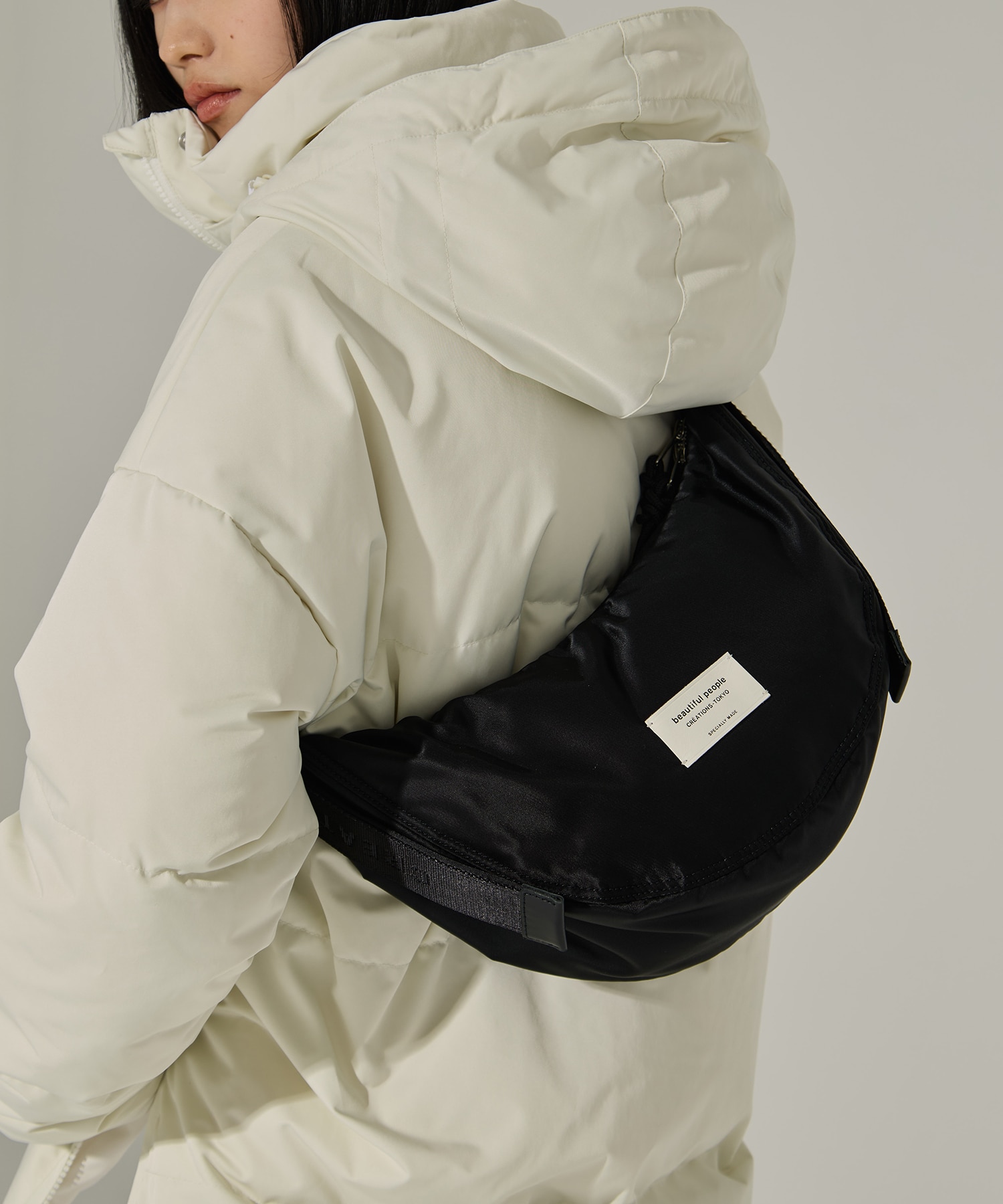 beautiful people STUDIOUS ムーンショルダーバッグ 別注nylon moon shoulder bag(FREE BLACK): beautiful people: WOMENS