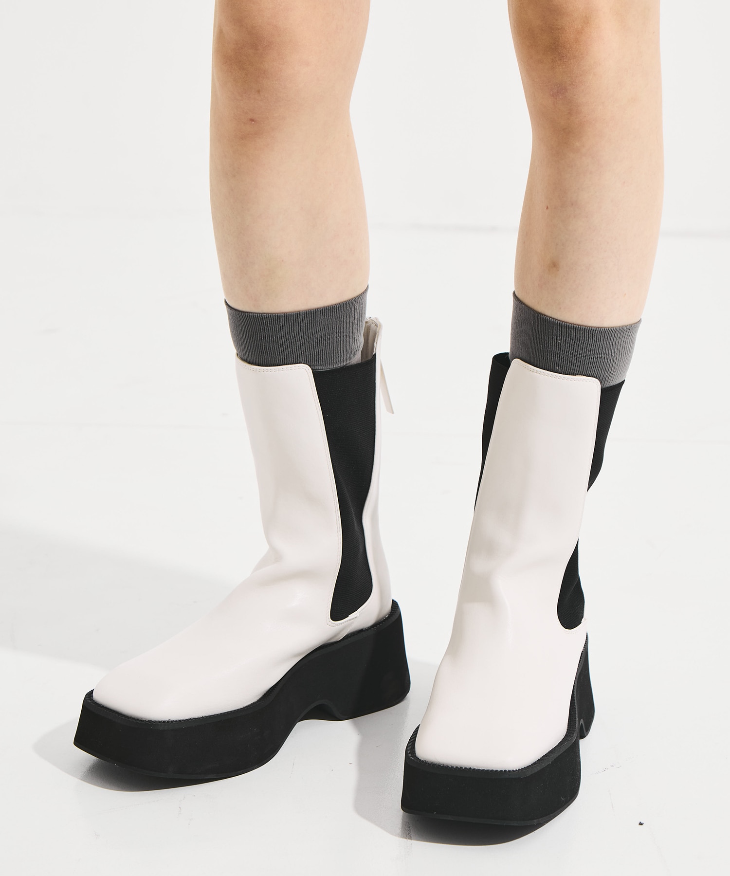 Square Toe Boots STUDIOUS