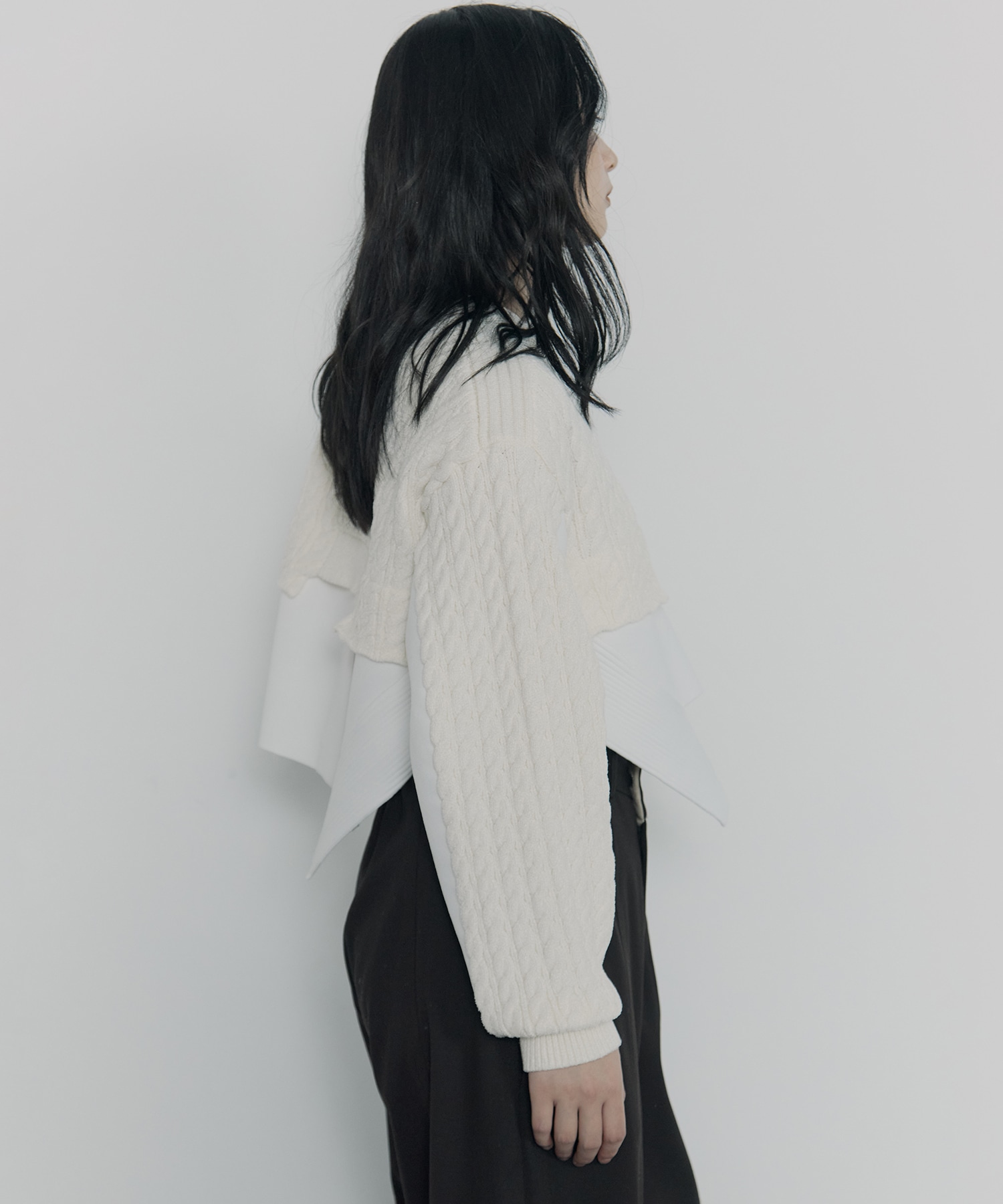 CABLE LAYER SHORT KNIT TOP UN3D.