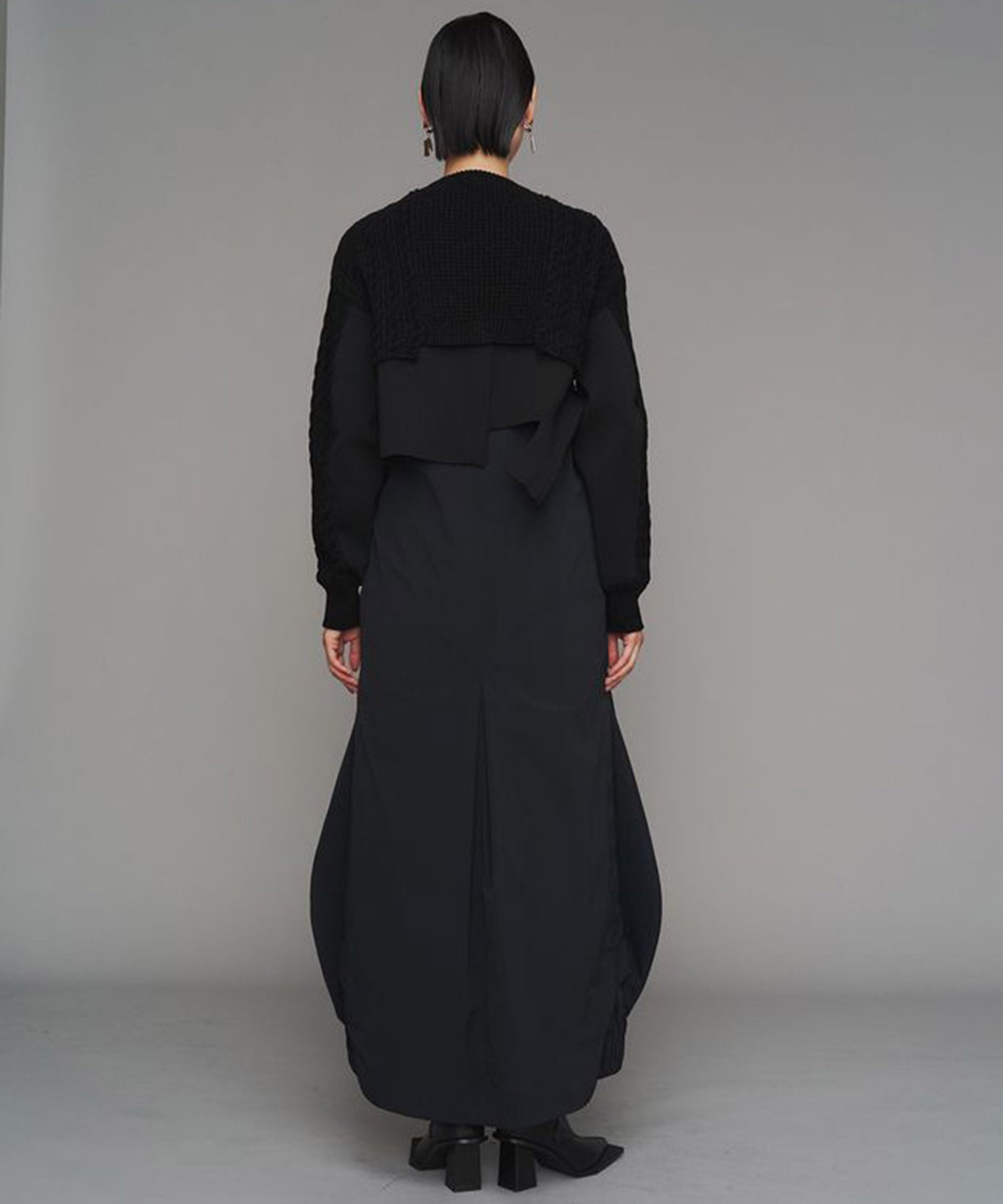 CABLE LAYER SHORT KNIT TOP UN3D.