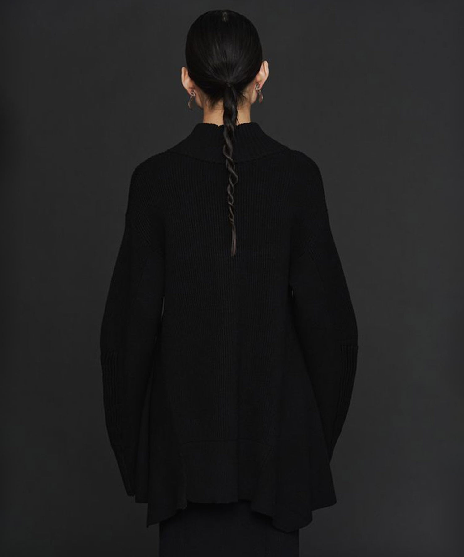 PIN TUCK HALF ZIP TOP UN3D.