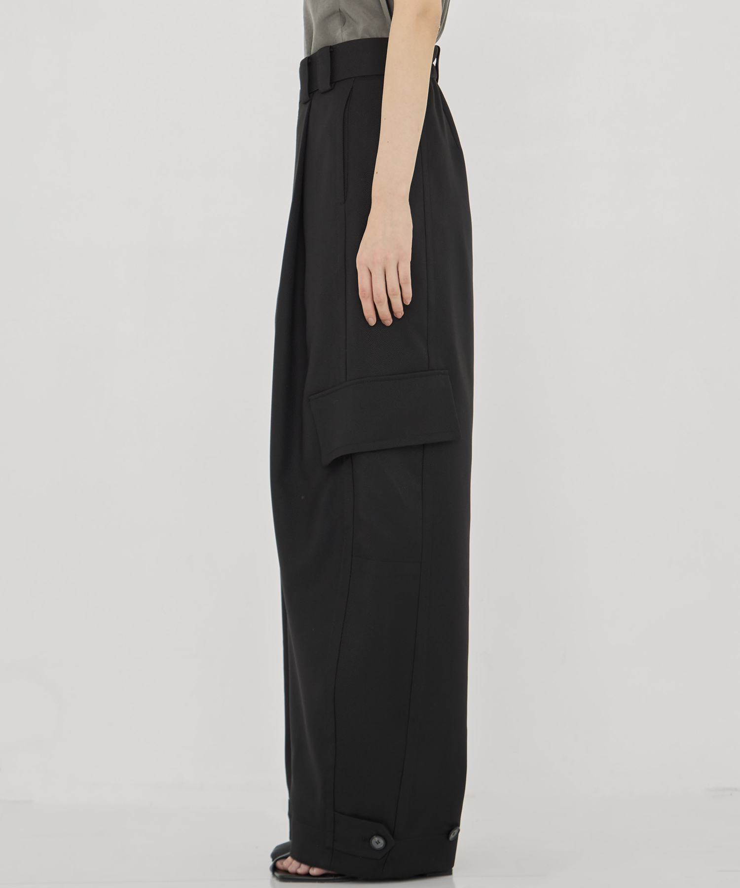 Barrel Leg Cargo Trousers STUDIOUS