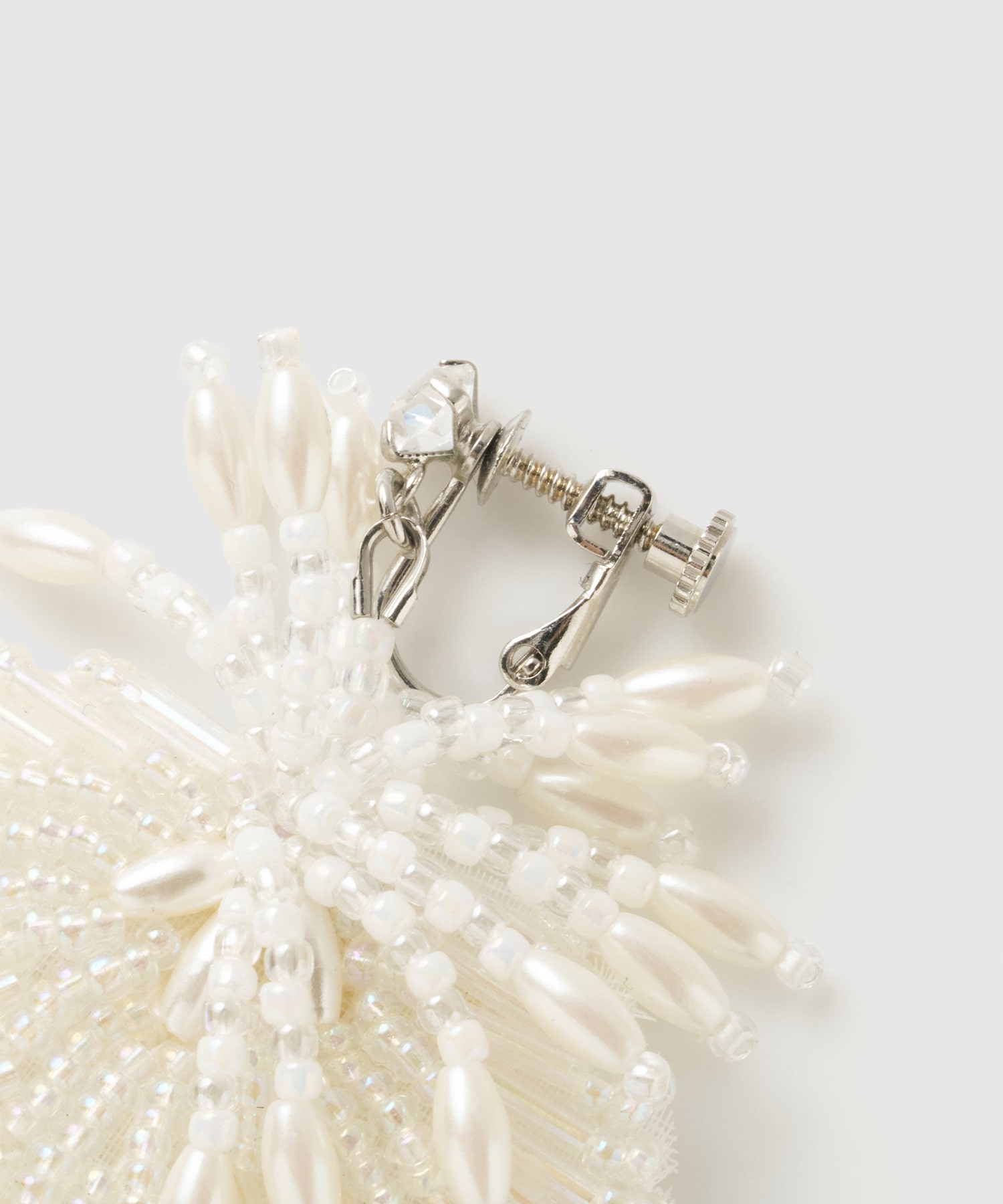 white clover beads earrings tanakadaisuke