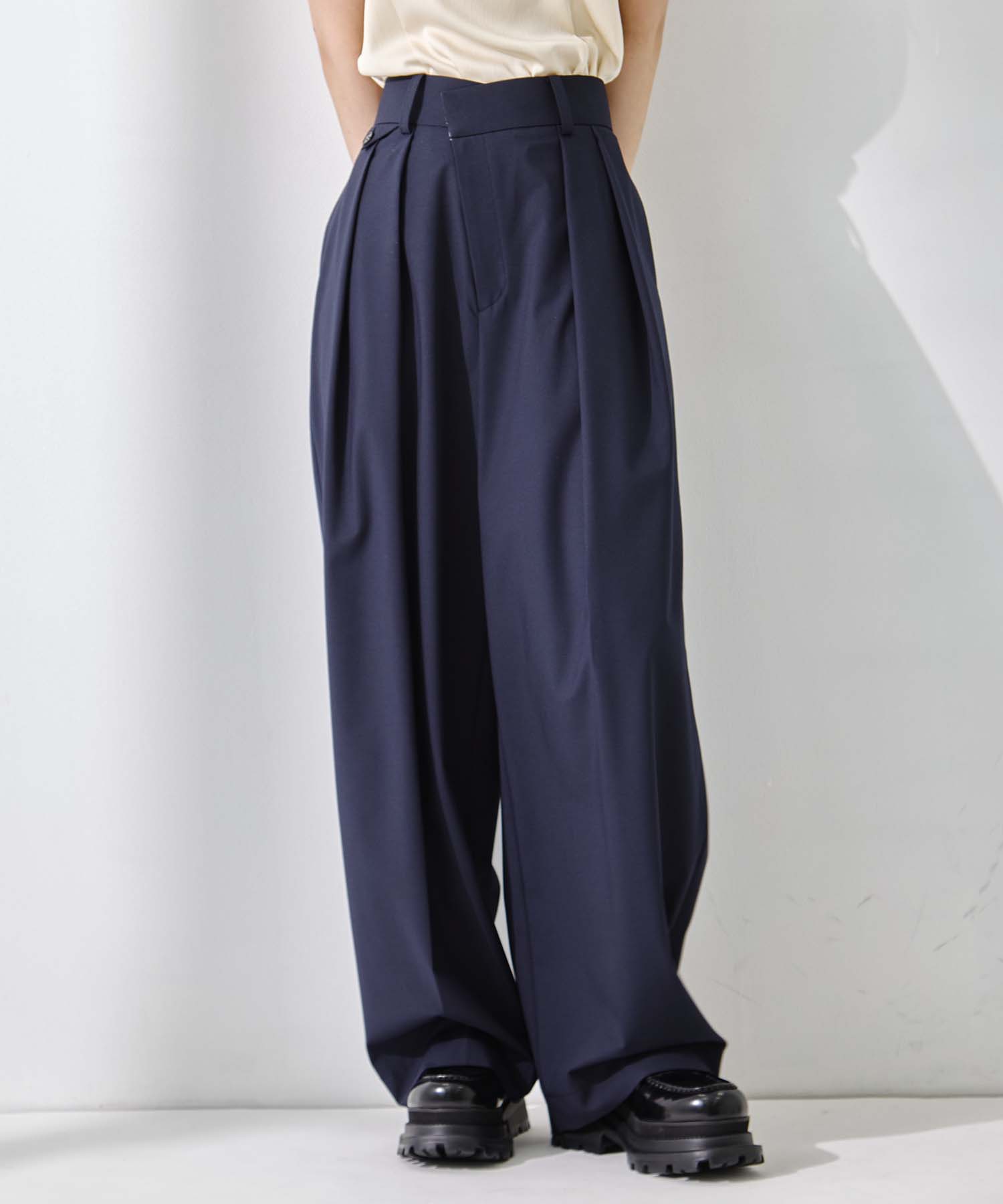 Double Tucked Stretch Trousers STUDIOUS