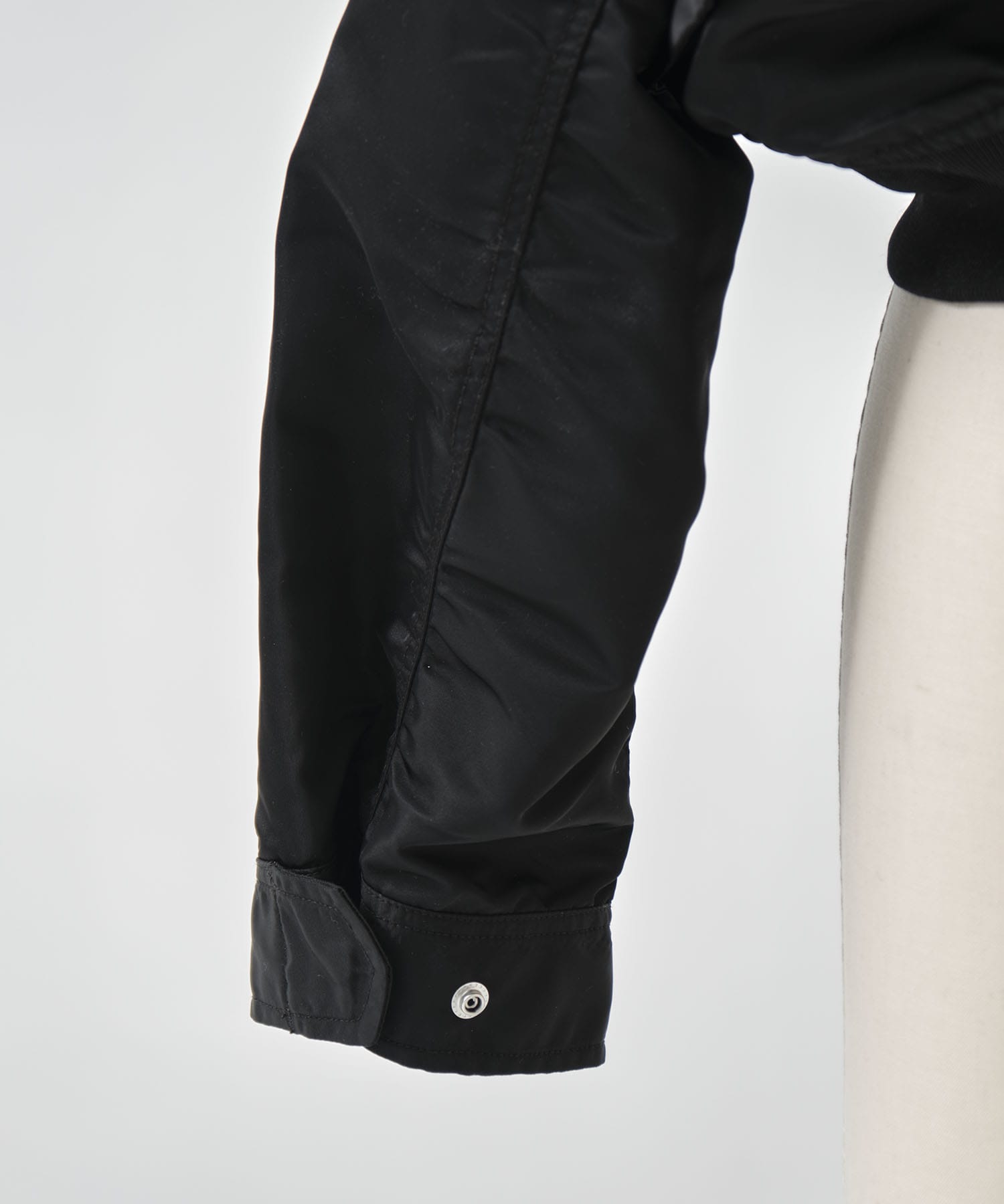 CONVERTIBLE UTILITY TECH SHIRT TOGA