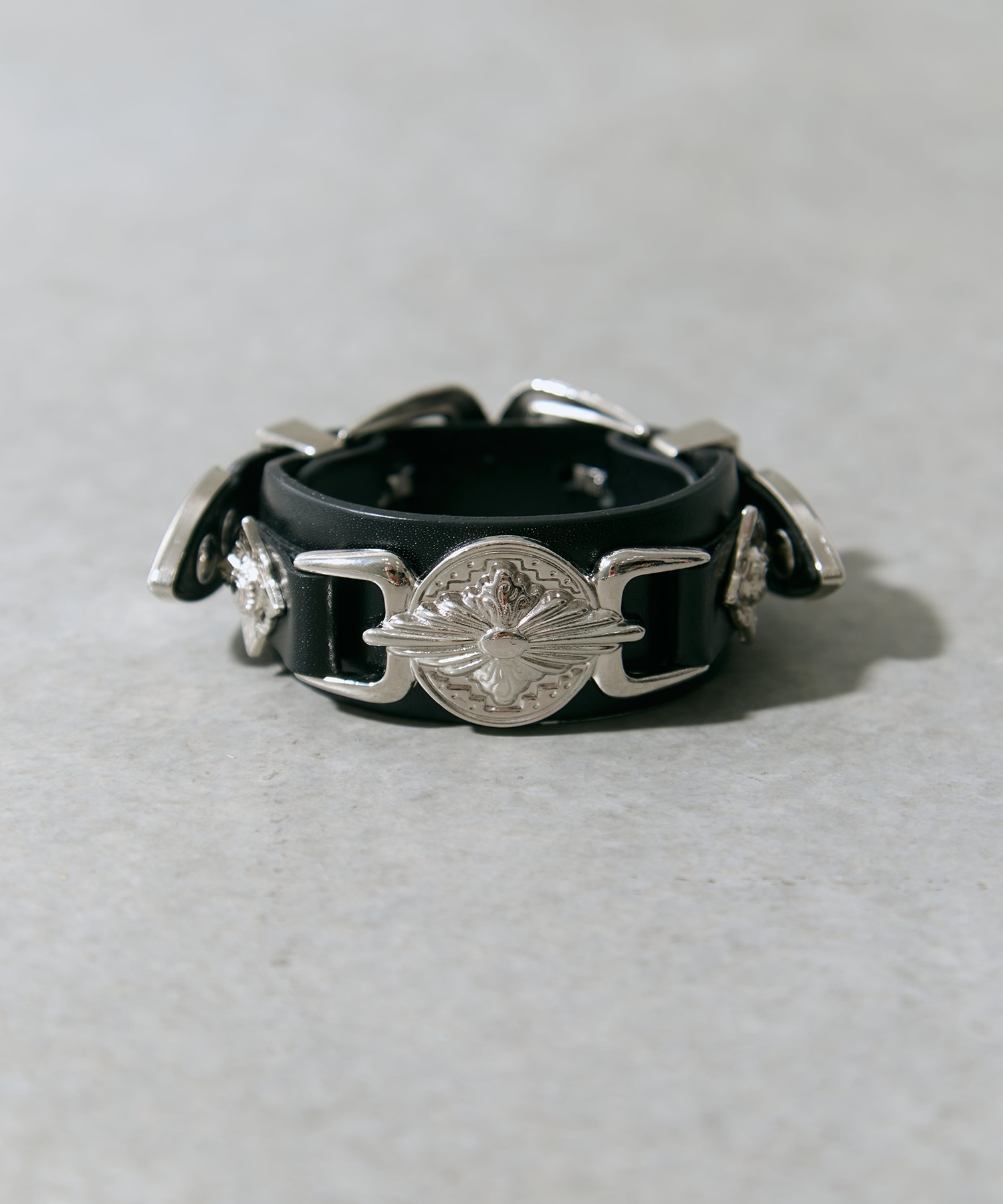 Double buckle concho bangle TOGA