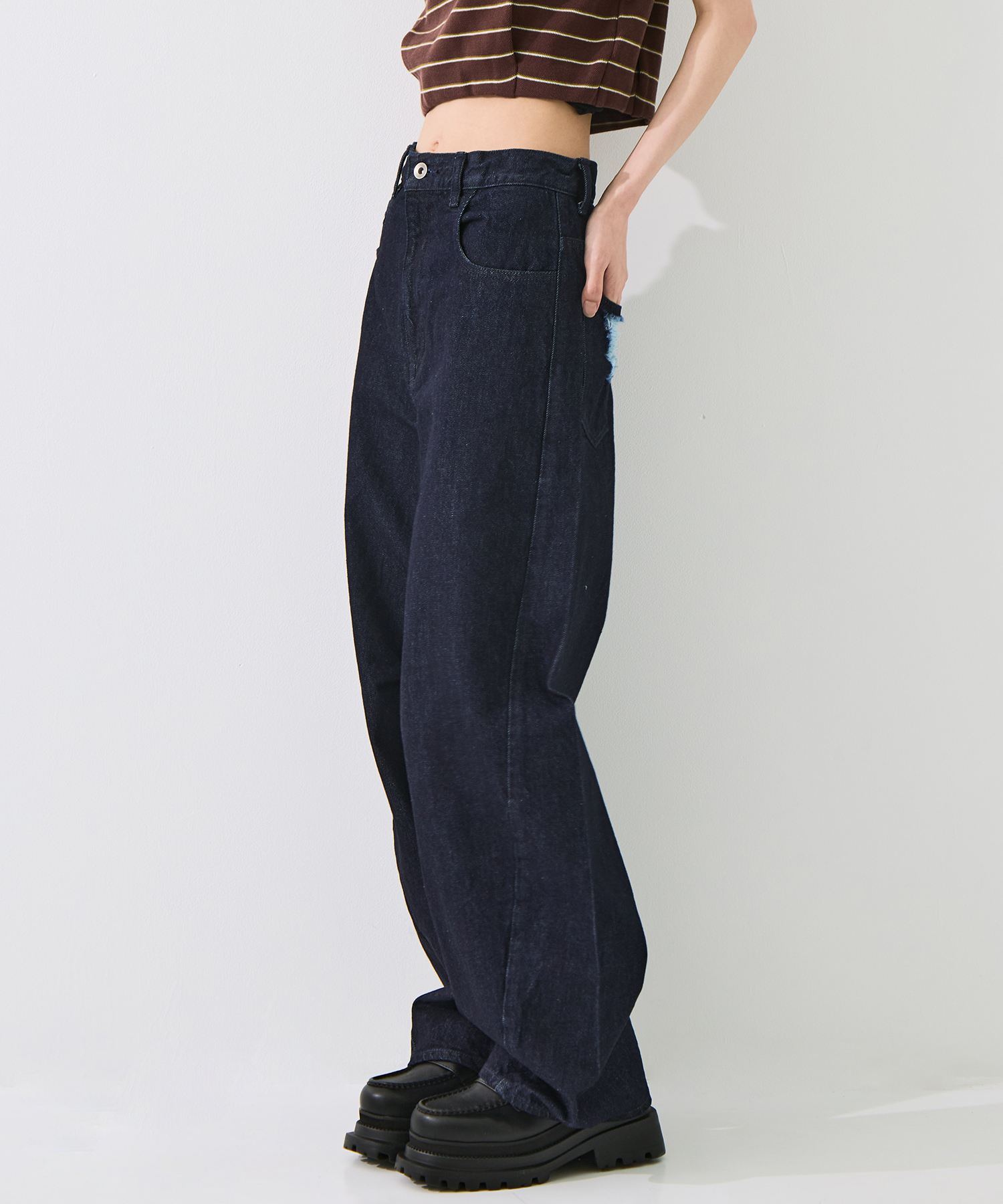 Damaged Barrel Leg Jeans STUDIOUS