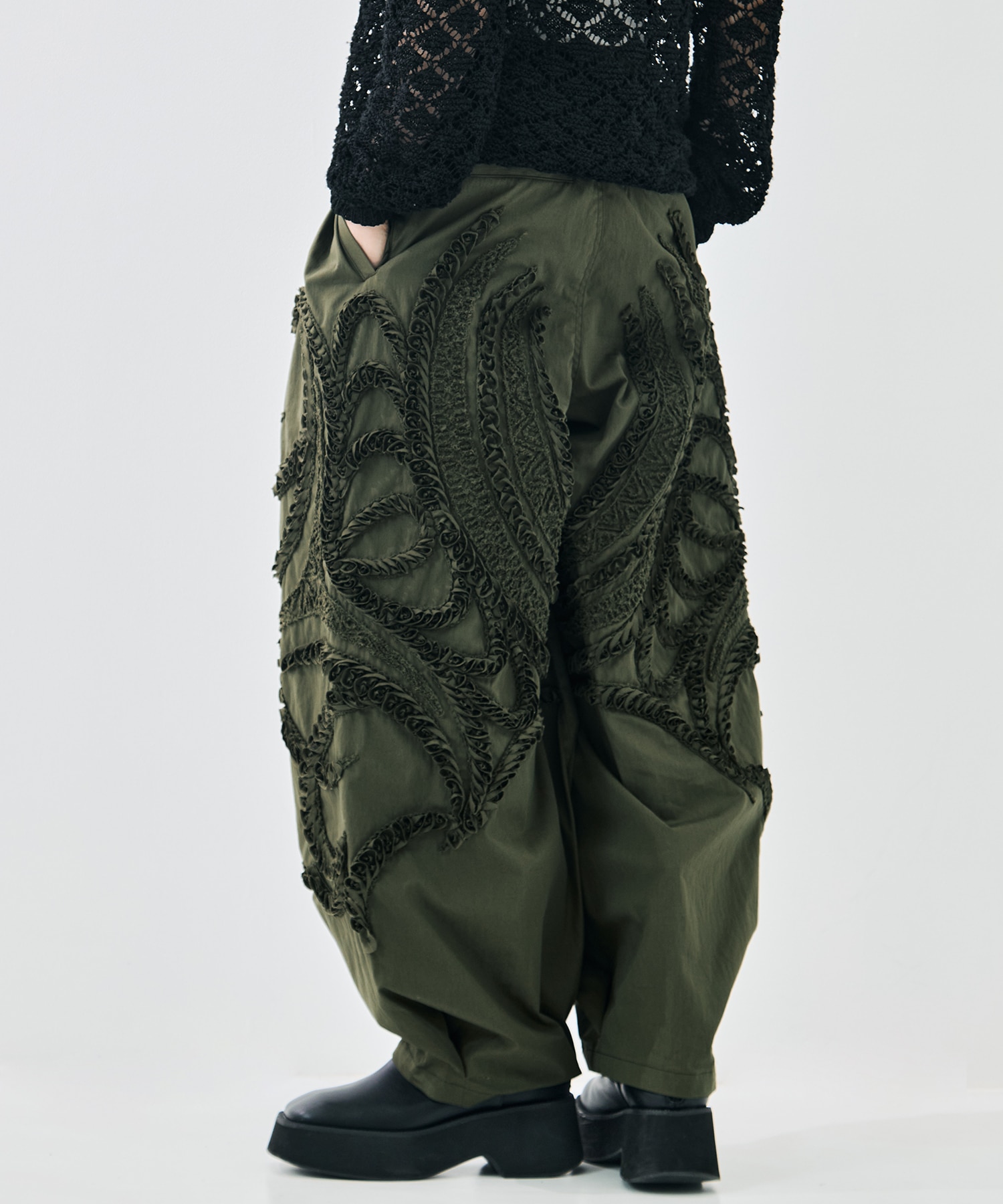 WIDE TATOO EMBROIDERY PANTS TAAKK