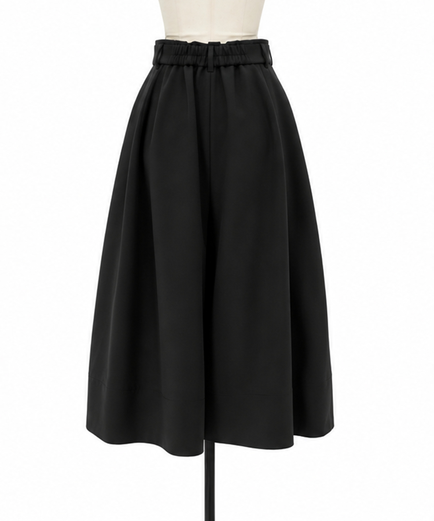 Tucked Bermuda Shorts STUDIOUS
