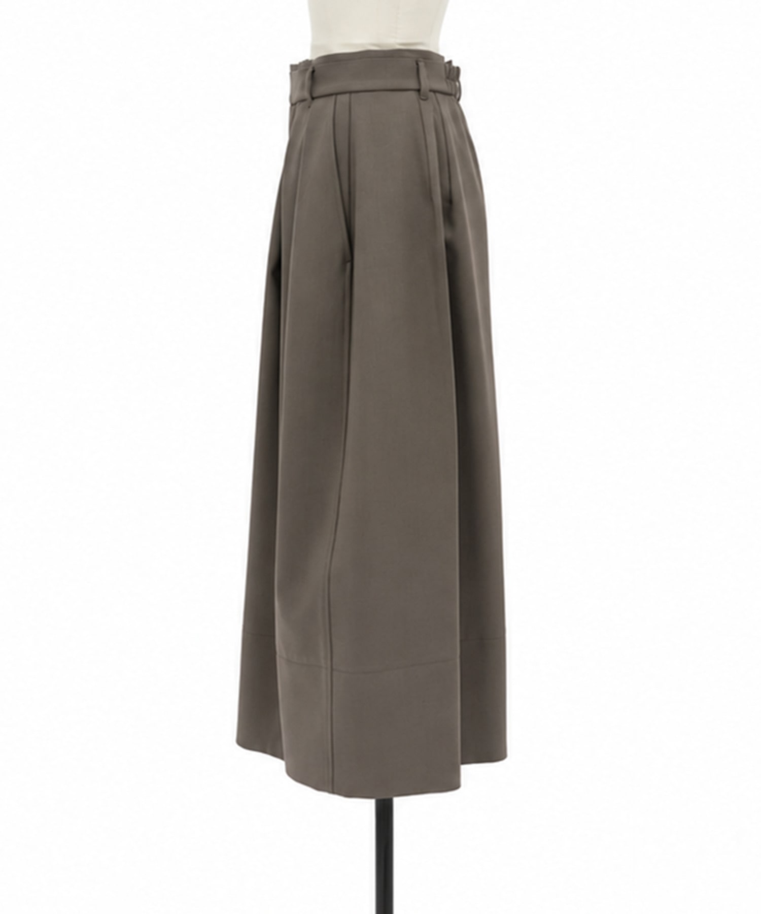 Tucked Bermuda Shorts STUDIOUS