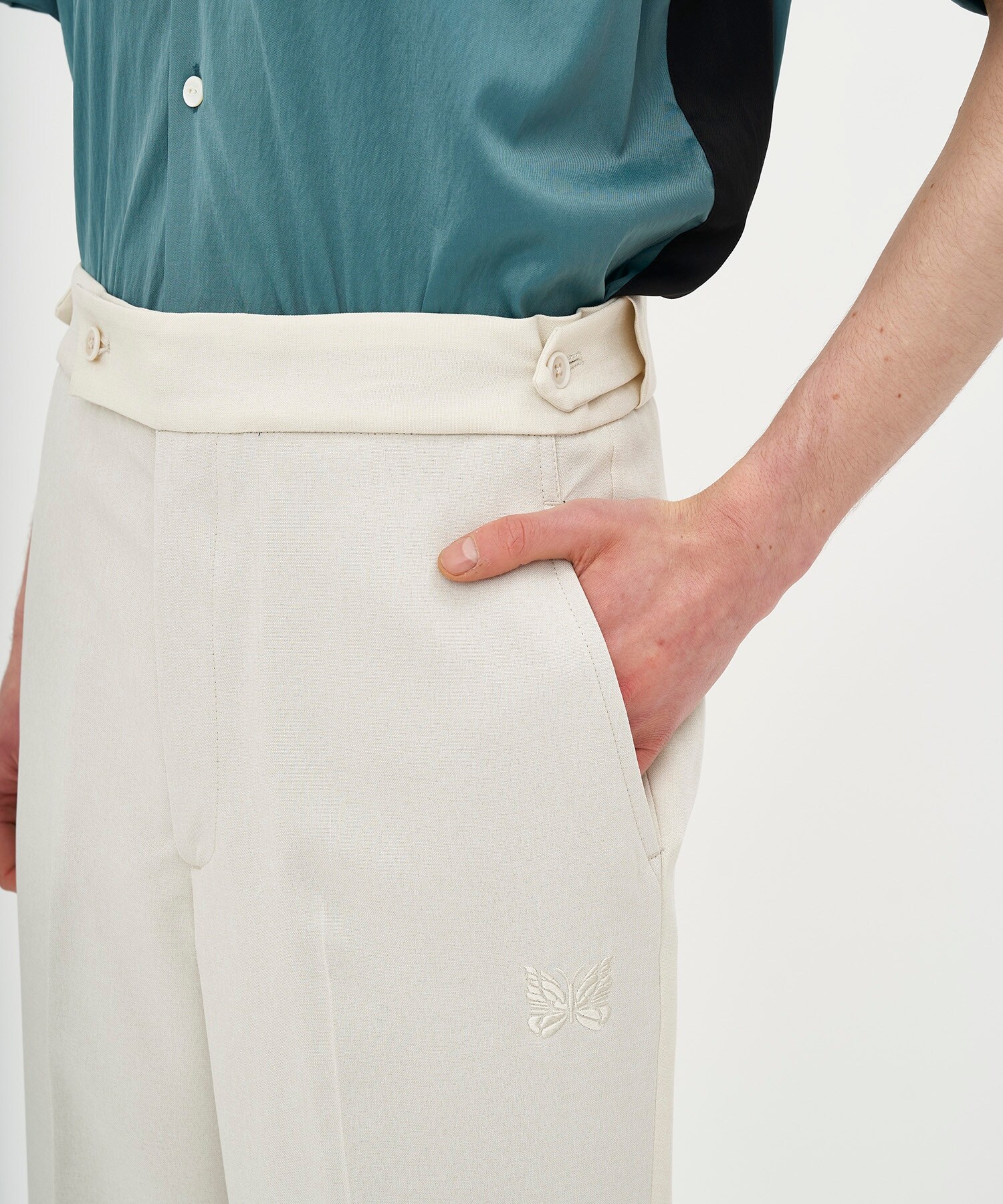 STUDIOUS 別注 Side Tab Trouser - Poly Chambray(XS ECRU): NEEDLES 