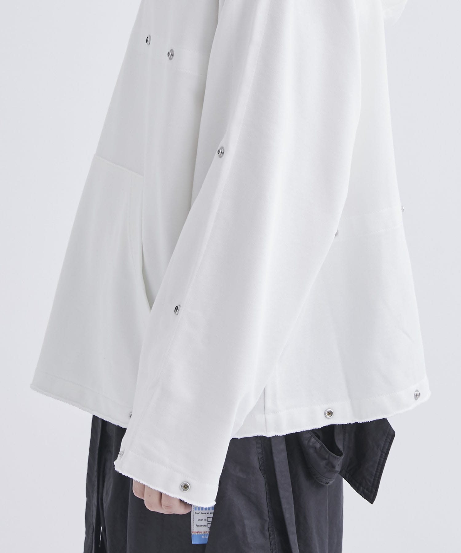 DOT BUTTON ADJUSTMENT SWEAT PARKER ALMOSTBLACK