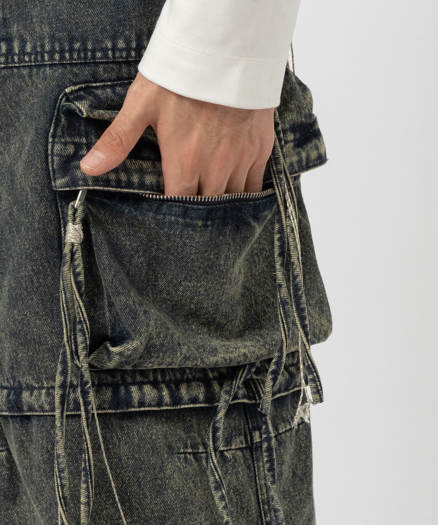 MULTI-POCKET DENIM CARGO FACCIES