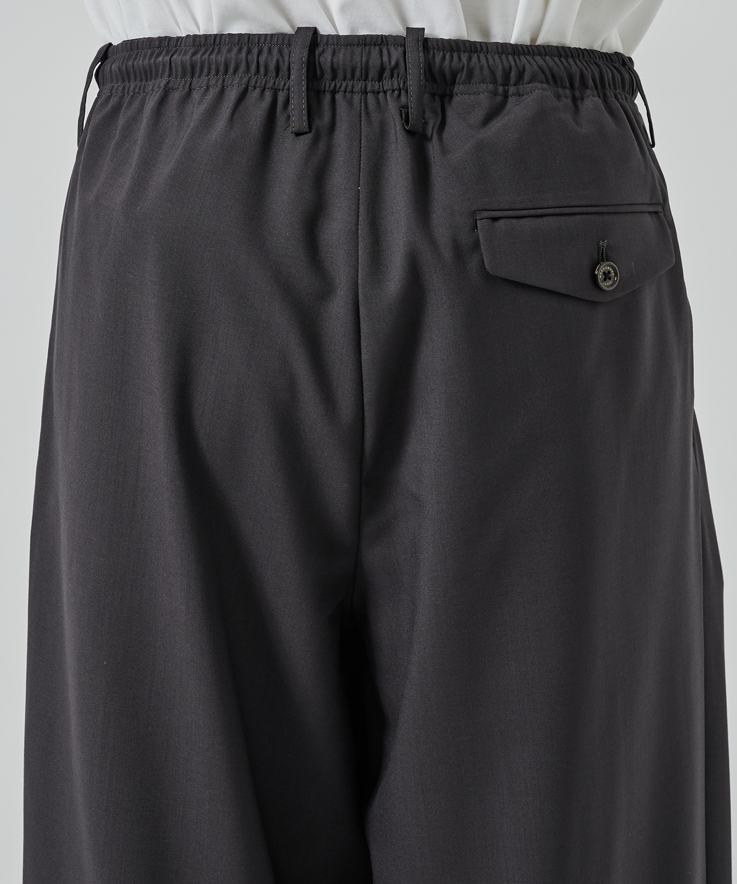 TRIPLE PLEATED EASY TROUSERS 