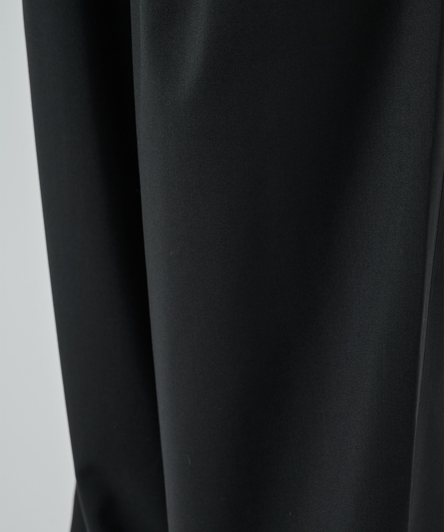 TRIPLE PLEATED EASY TROUSERS MARKAWARE/marka