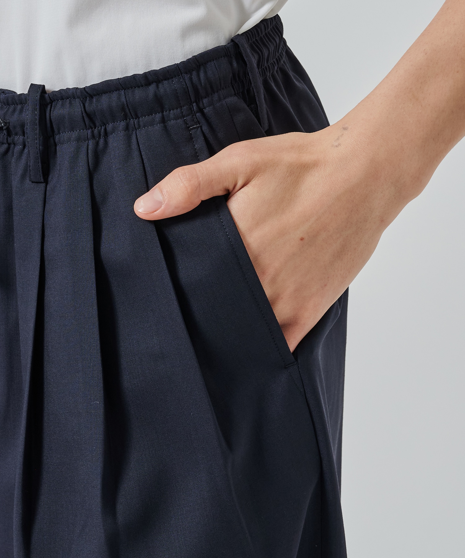 TRIPLE PLEATED EASY TROUSERS MARKAWARE/marka