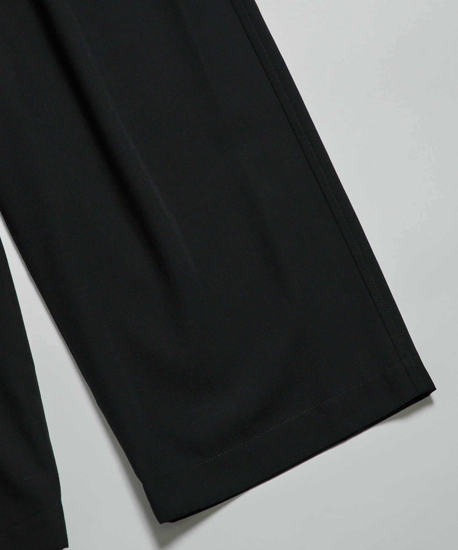 〈別注〉Tape -Belt 3 Tuck PNT UJOH HOMME