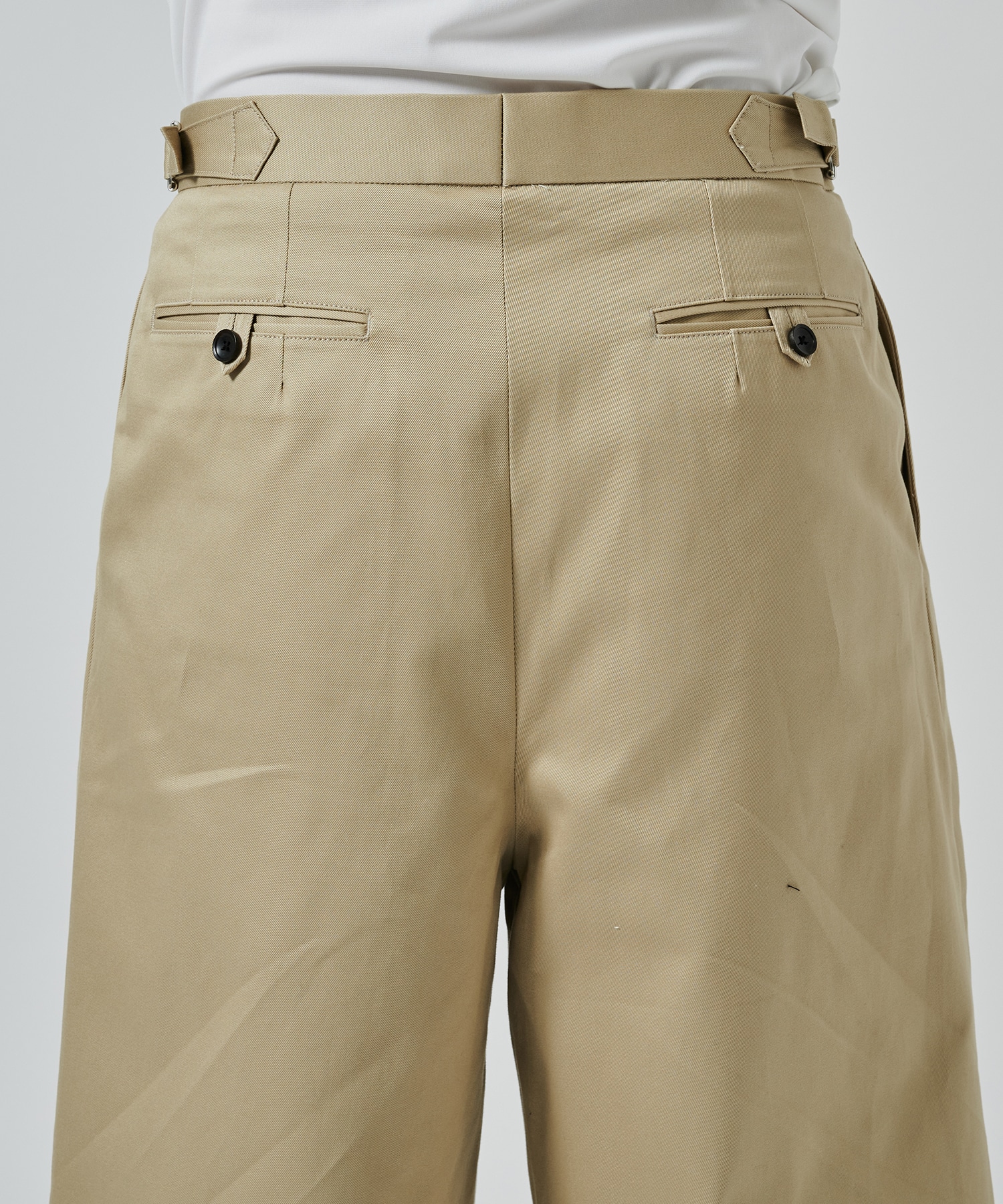 TWO TUCK CROPPED TROUSERS MARKAWARE/marka