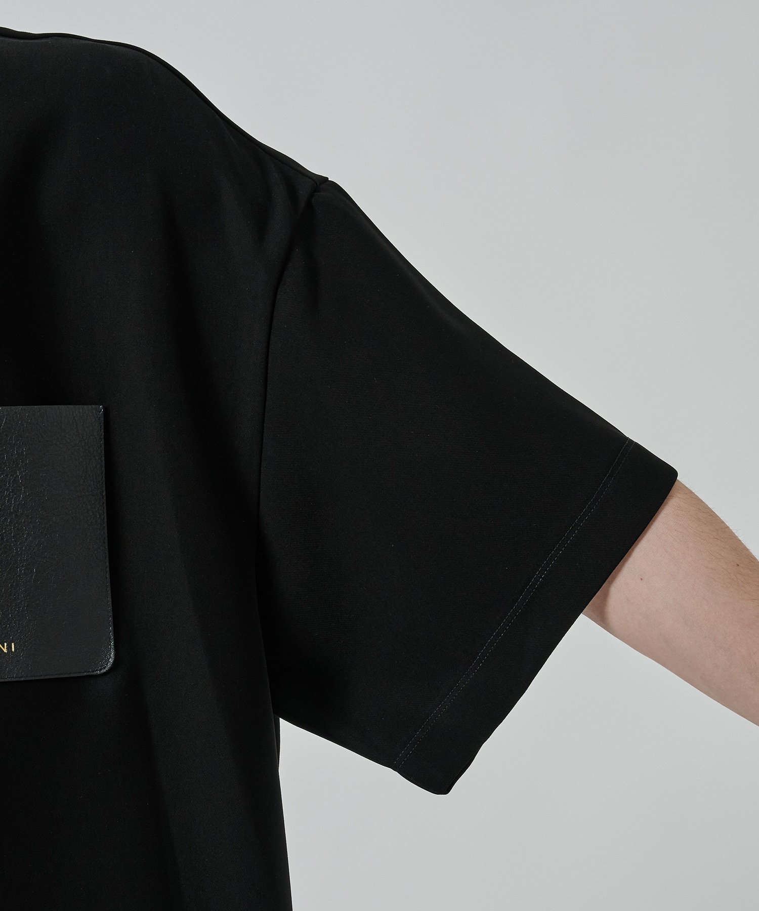 〈別注〉Sugoku Suzushii Leather Pocket S/S TEE CULLNI
